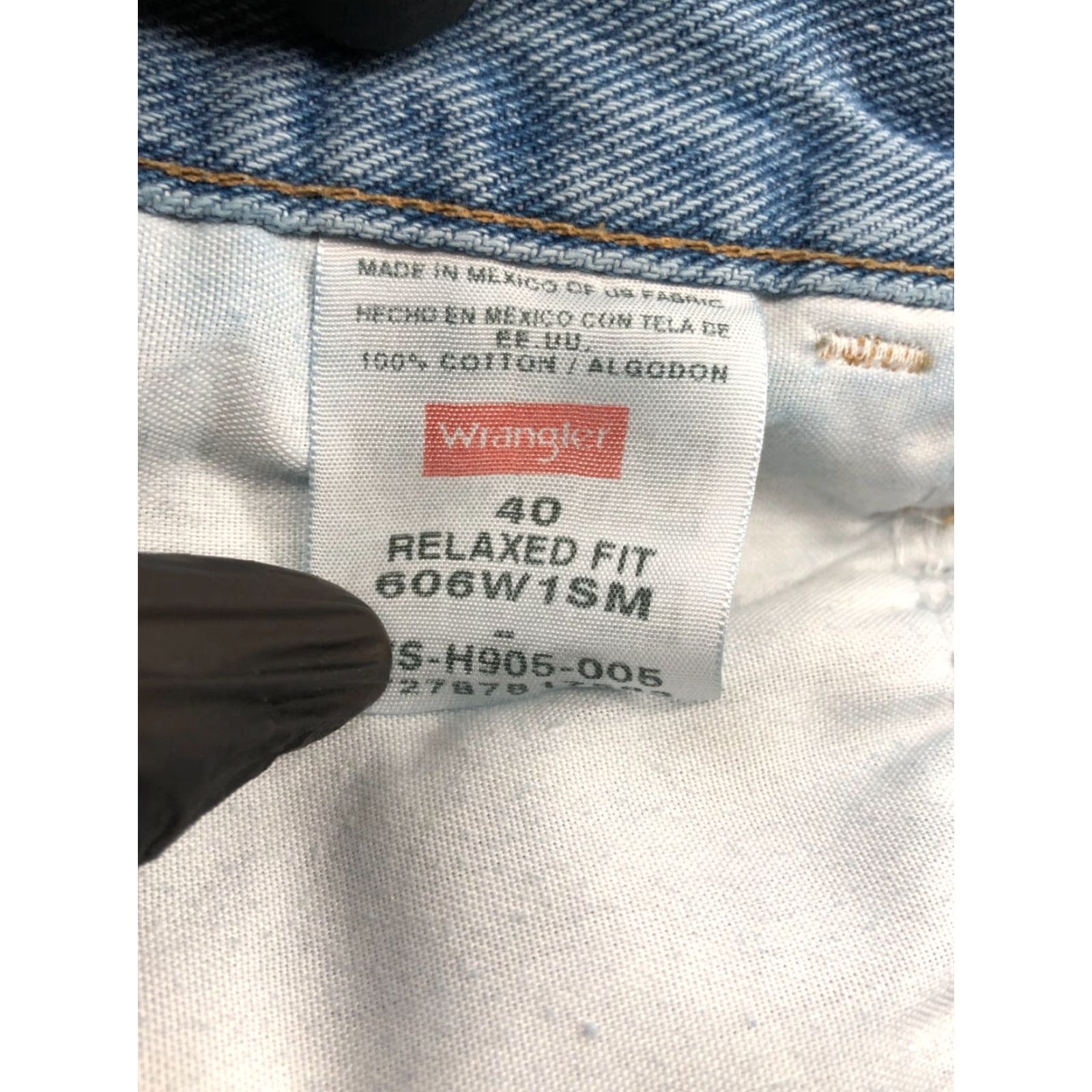 Wrangler Wrangler Relaxed Shorts Mens Size 40 Mid Rise Medium Wash Size US 40 / EU 56 - 7 Thumbnail