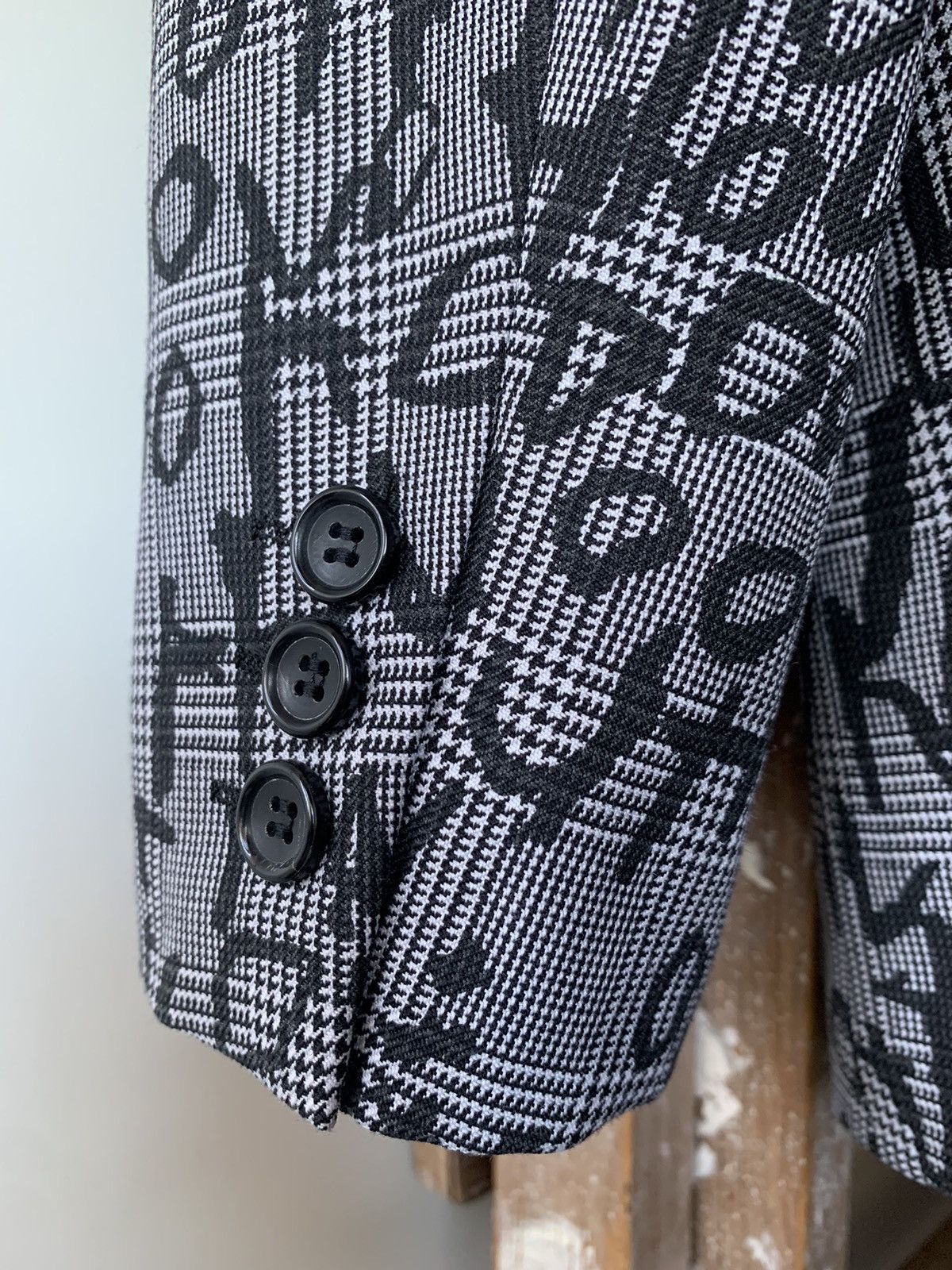 Comme des Garcons Homme Plus COMME DES GARÇONS HOMME PLUS EDWARD GOSS TEXT PRINT BLAZER Size US XL / EU 56 / 4 - 9 Thumbnail