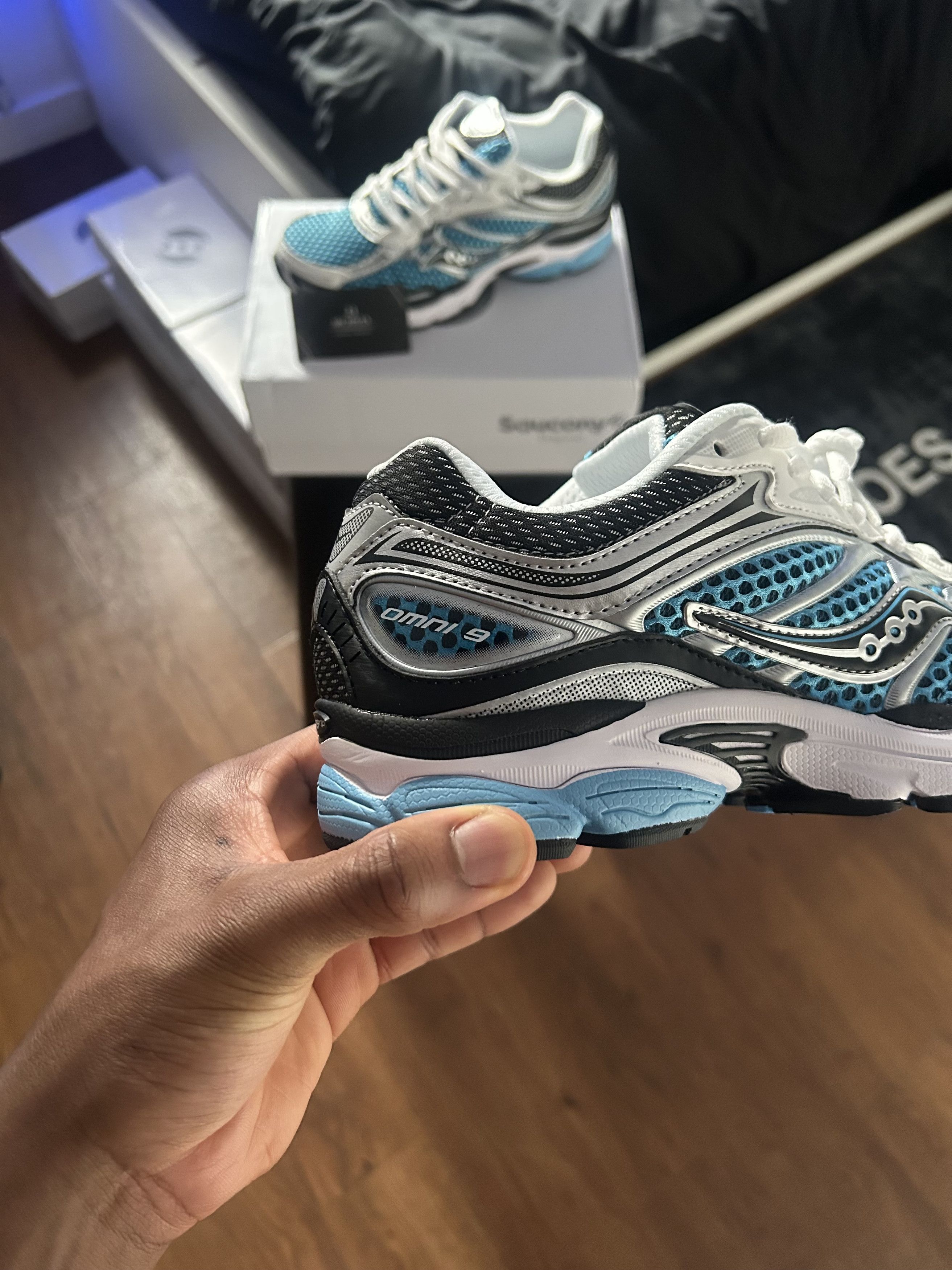 Saucony Saucony Omni Grid 9 - Gravel Caviar Size US 7.5 / EU 40-41 - 5 Thumbnail