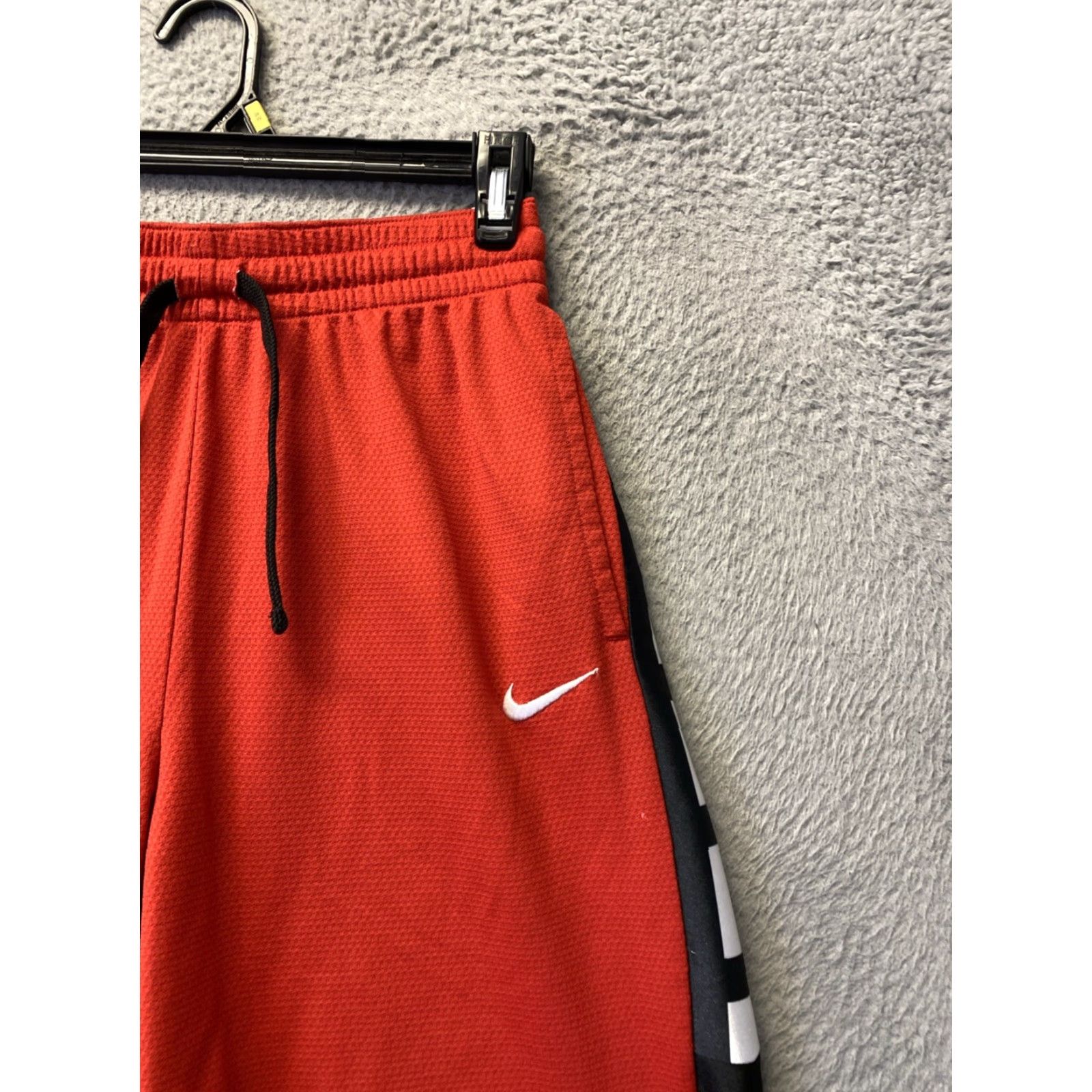 Nike Nike Mens Basketball Shorts M Red Dri-FIT Elite Pockets Stripe /0527 Size US 32 / EU 48 - 2 Thumbnail