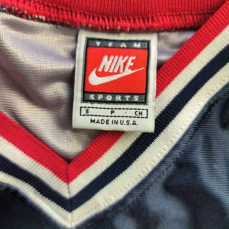 Nike Connecticut Huskies #21 Nike NCAA basketball jersey size S Size US S / EU 44-46 / 1 - 5 Thumbnail