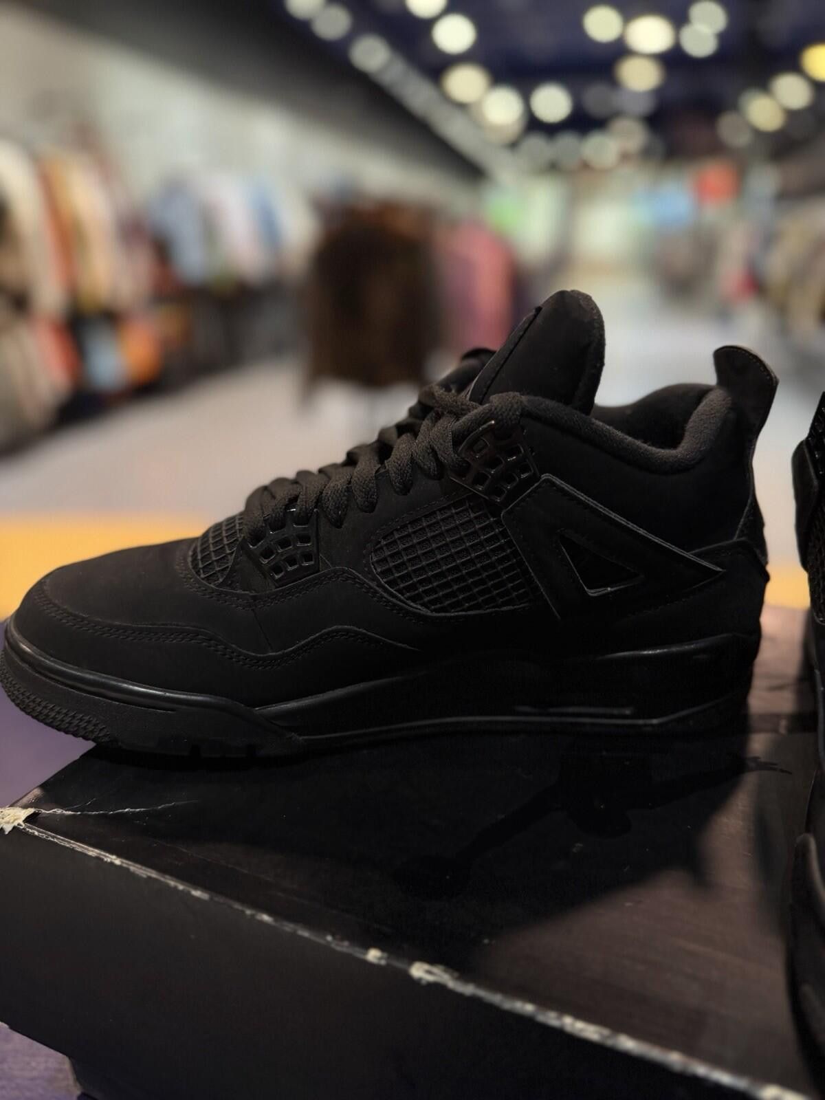 Jordan Brand Jordan Air Jordan 4 Black Cat Low Top Sneaker 2020 Men's 9.5 Size US 9.5 / EU 42-43 - 11 Thumbnail