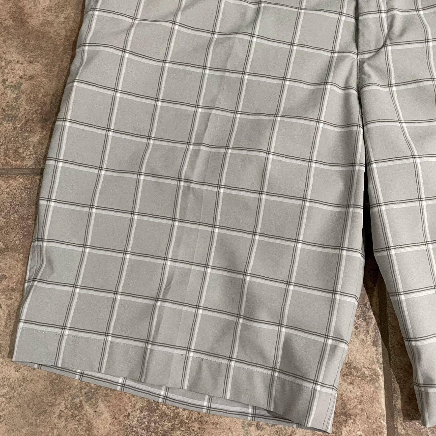 Nike NikeGolf gray plaid shorts Mens Size 40 Size US 40 / EU 56 - 3 Thumbnail