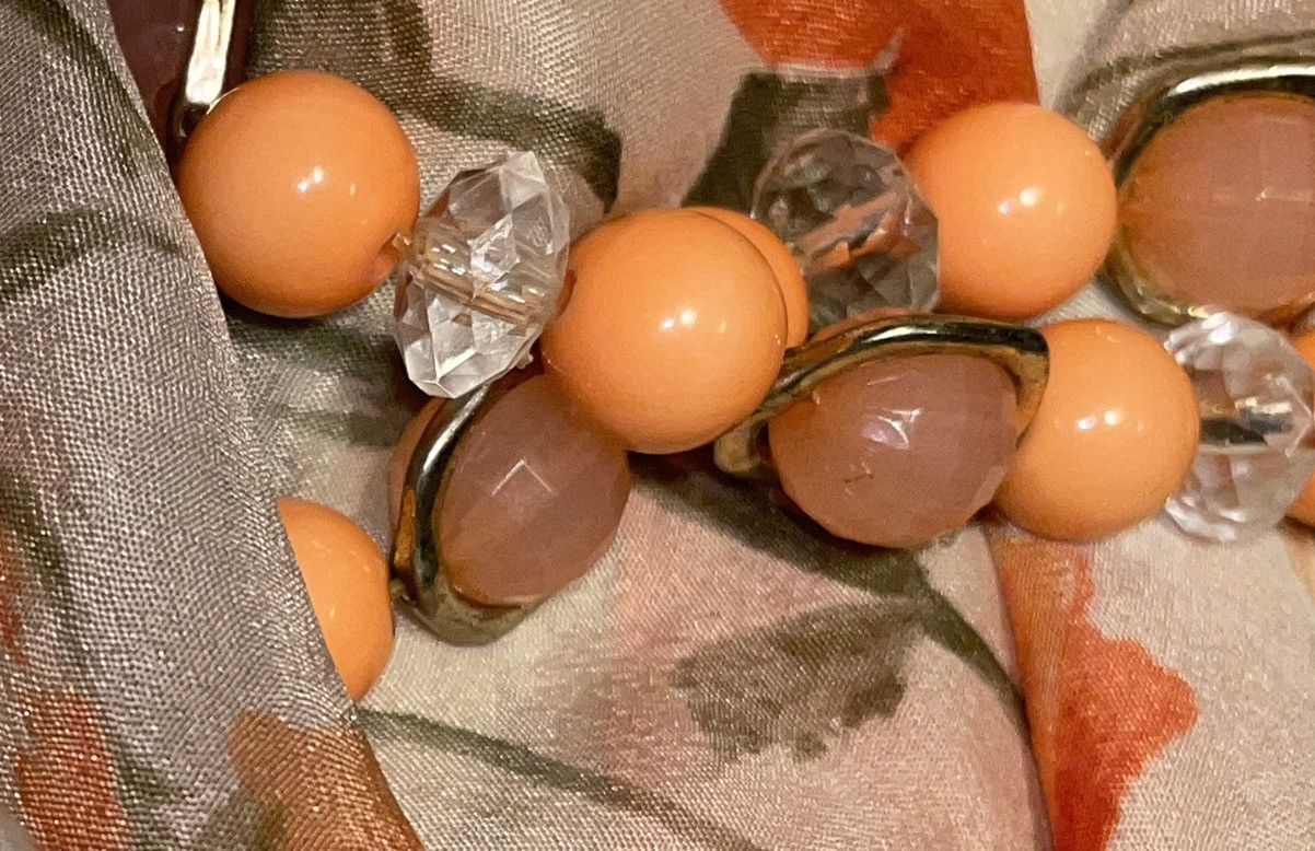 Vintage Vintage 1970 Peach Bellini Coral Bracelet Set Size ONE SIZE - 5 Thumbnail