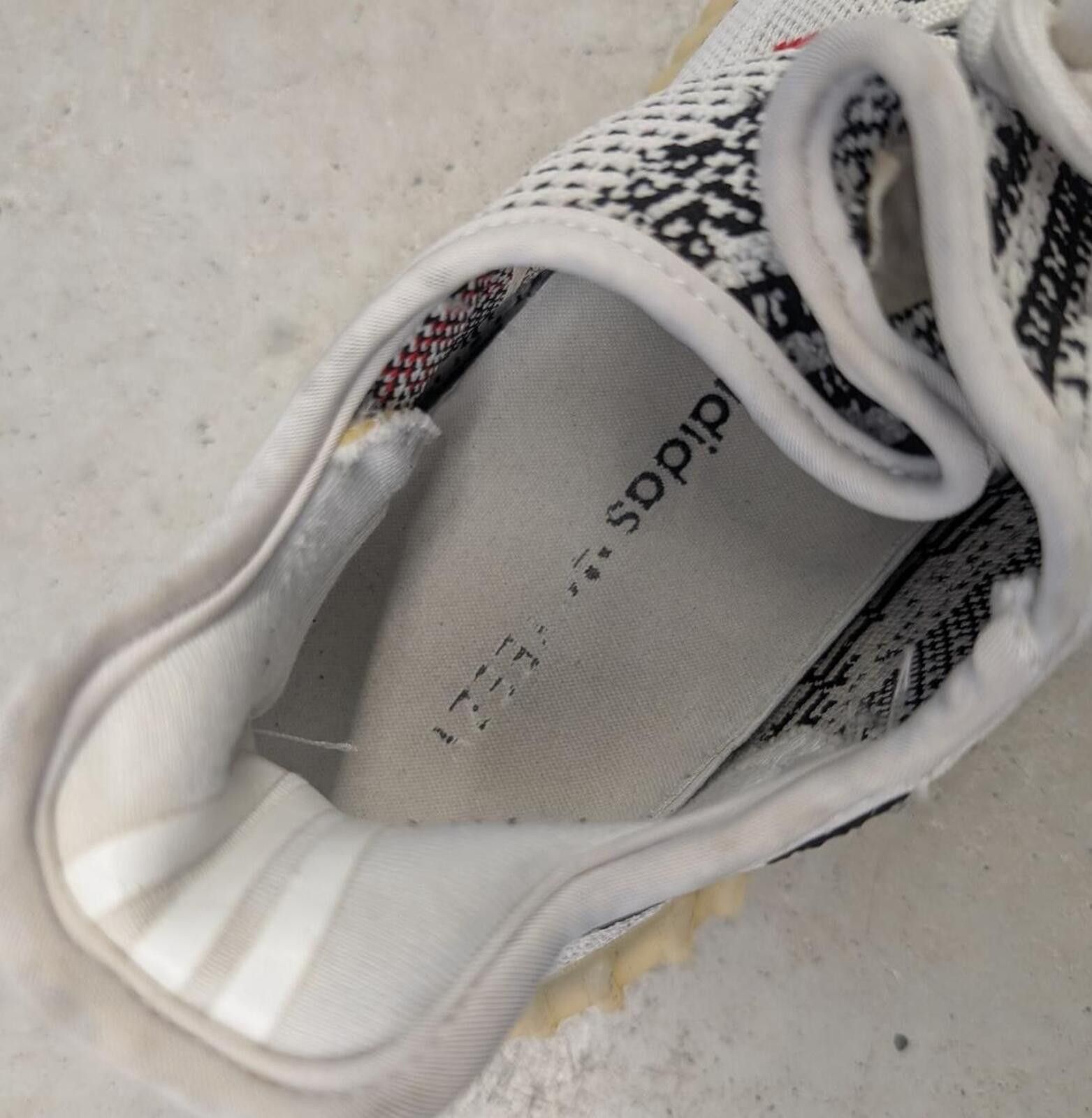 Adidas Yeezy Zebra Adidas Boost 350 V2 2017 Size 10 Size ONE SIZE - 6 Thumbnail