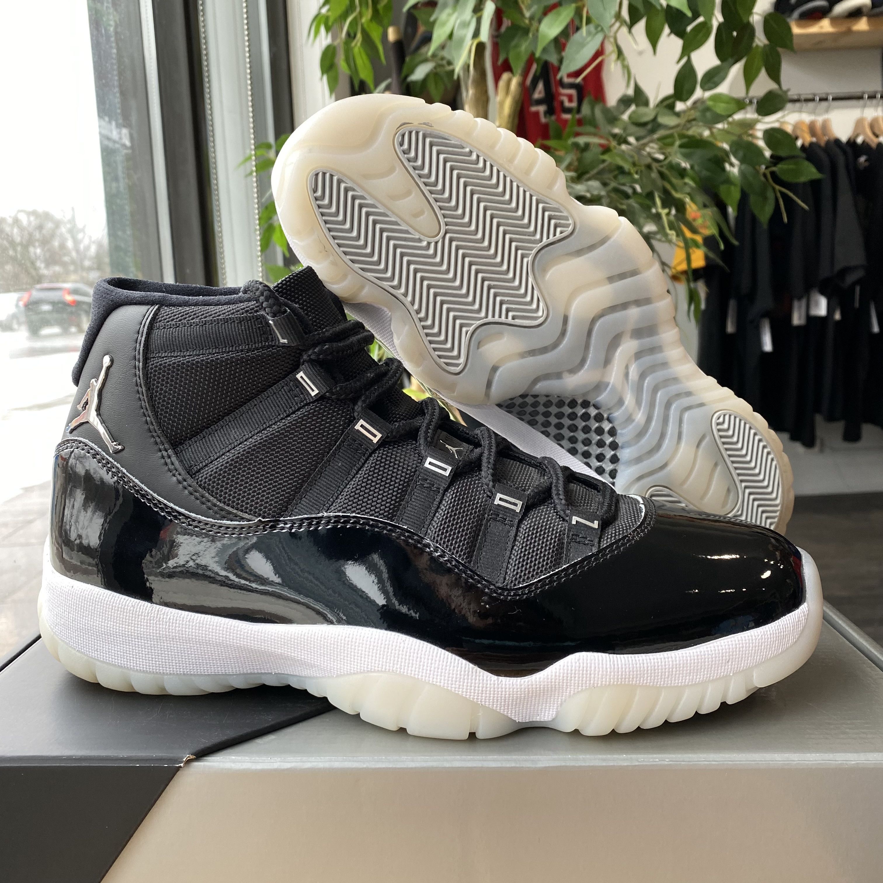 Jordan Brand Jordan 11 Retro Size US 10.5 / EU 43-44 - 1 Thumbnail
