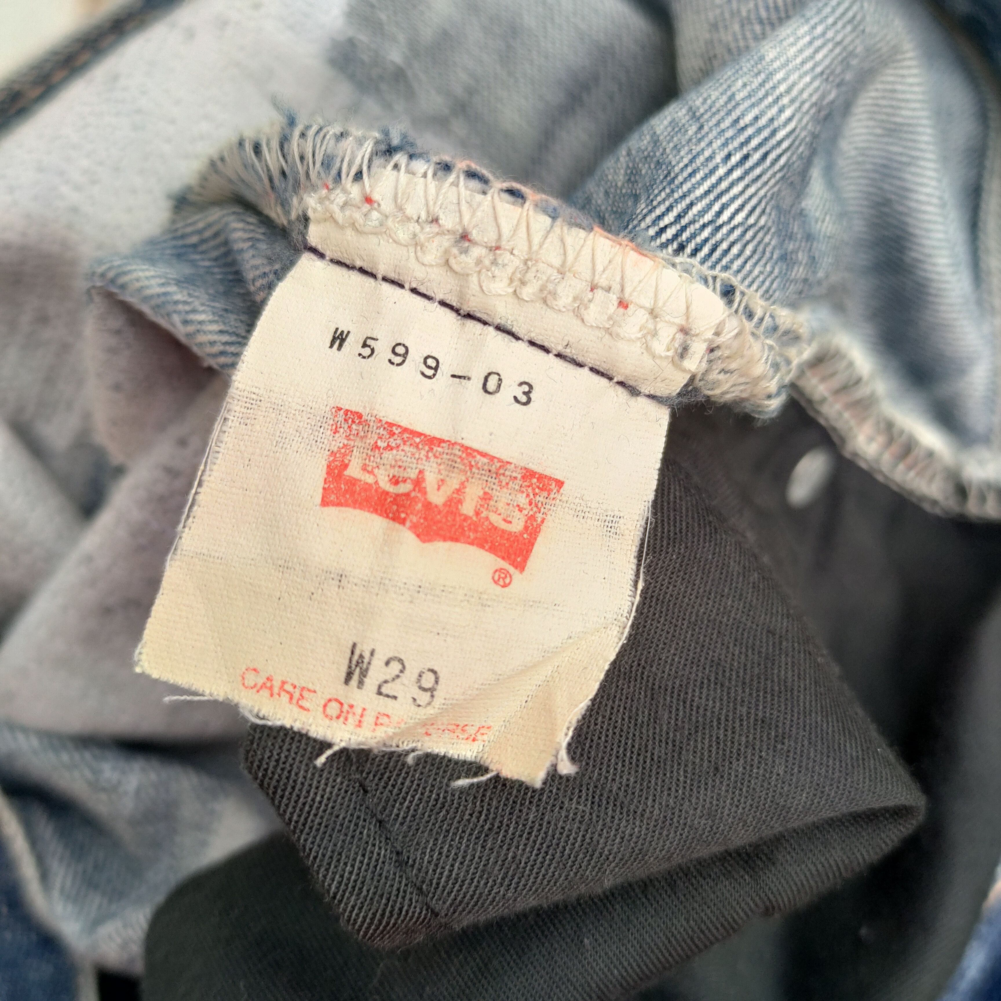 Levi's Vintage Clothing VINTAGE LEVI'S 599 BUTTON FLY FADED JEANS DENIM PANTS Size US 29 - 14 Thumbnail