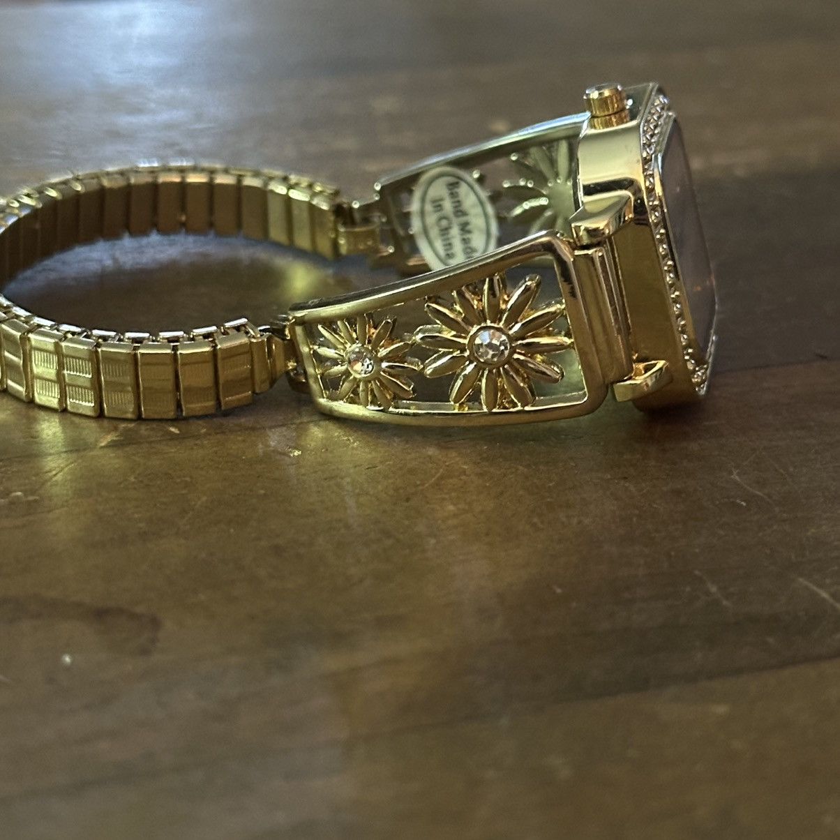 Other Gold tone flower band Quartz analog watch Size ONE SIZE - 8 Thumbnail