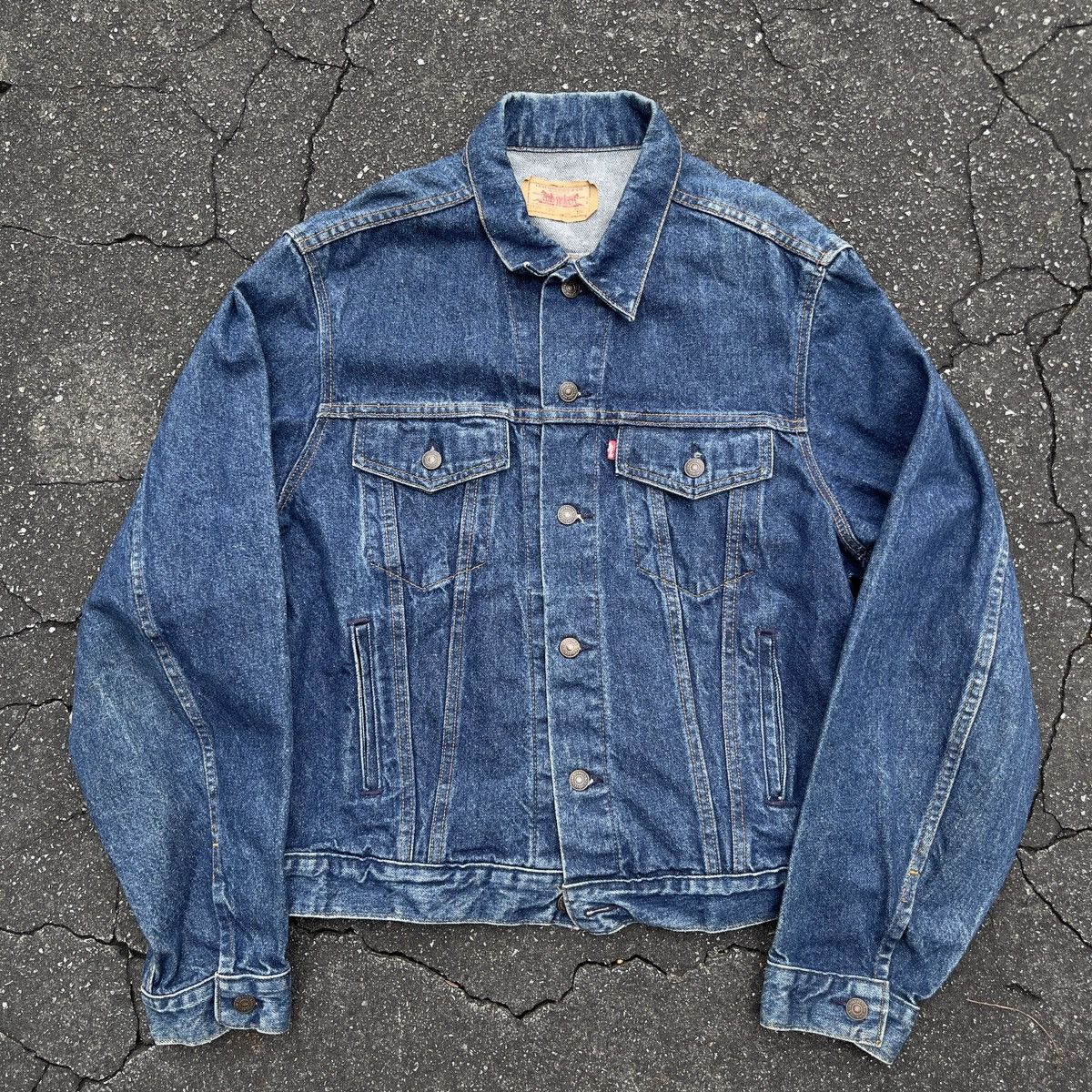 image of Vintage Levis 71506 0216 755 Button Made In Usa Jacket in Denim, Men's (Size Large)