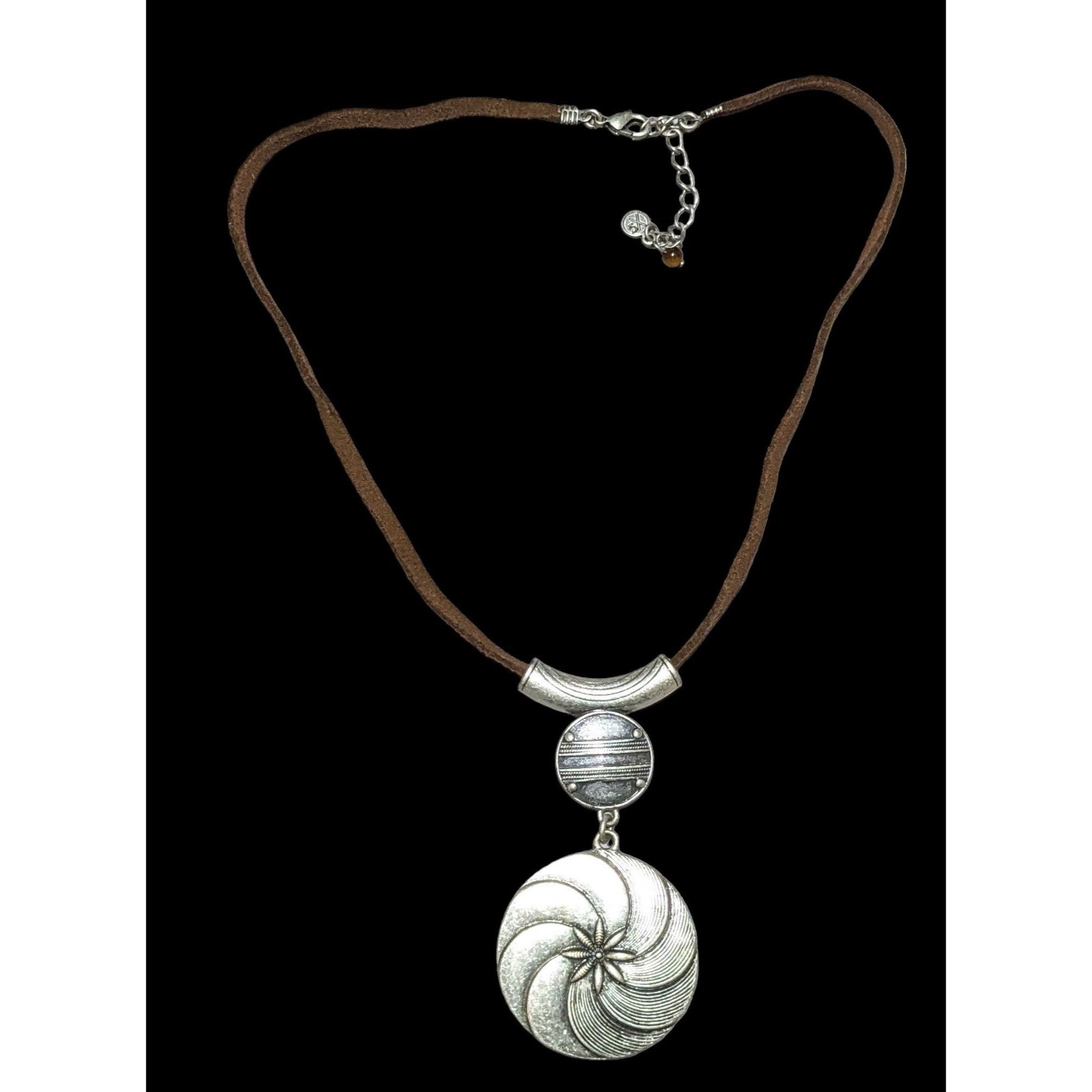 Other Axcess Liz Claiborne Modern Floral Swirl Necklace Size ONE SIZE - 2 Thumbnail