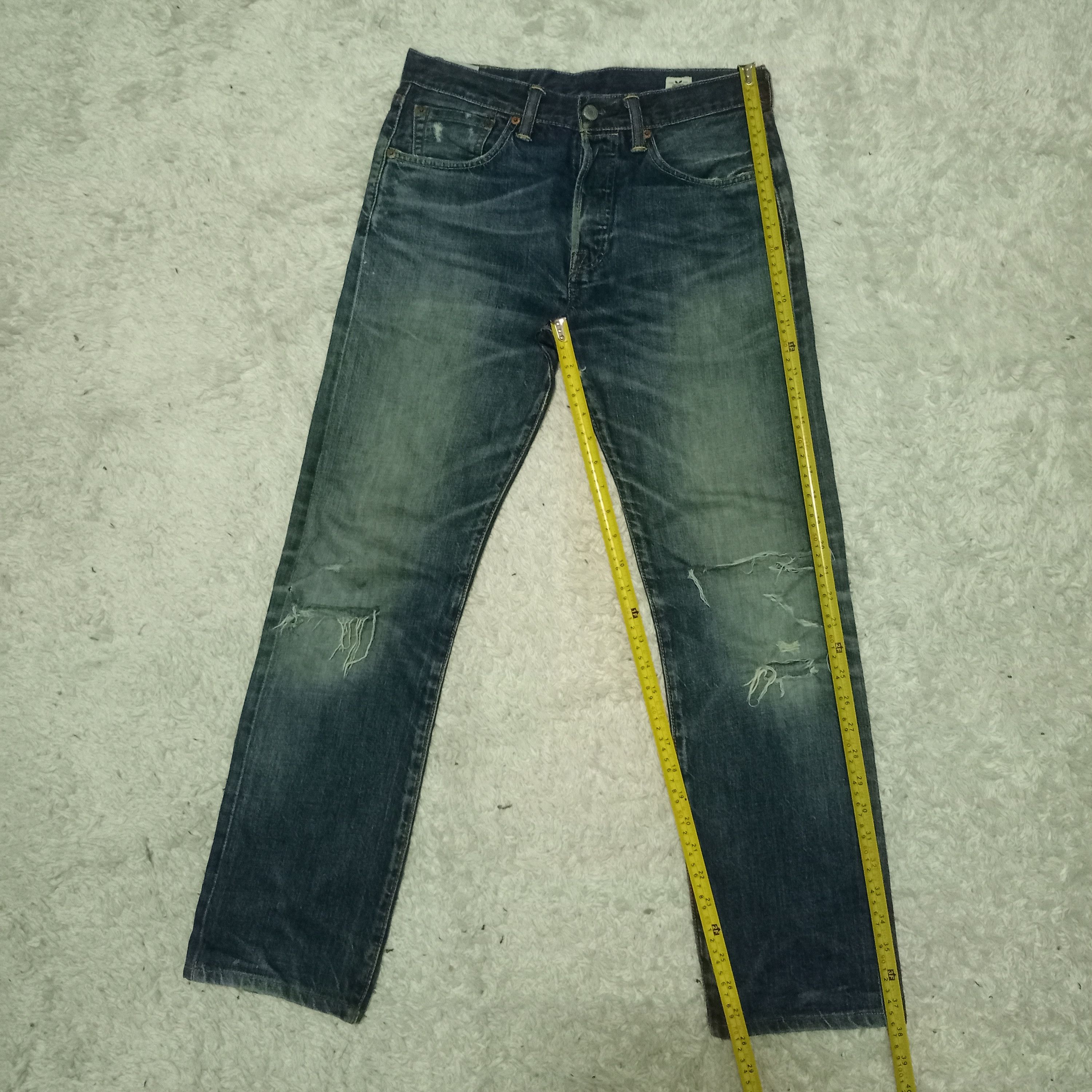 Levi's Vintage Levis 501 Selvedge V Stitch Distressed Jeans 30x28 Size US 30 / EU 46 - 10 Thumbnail