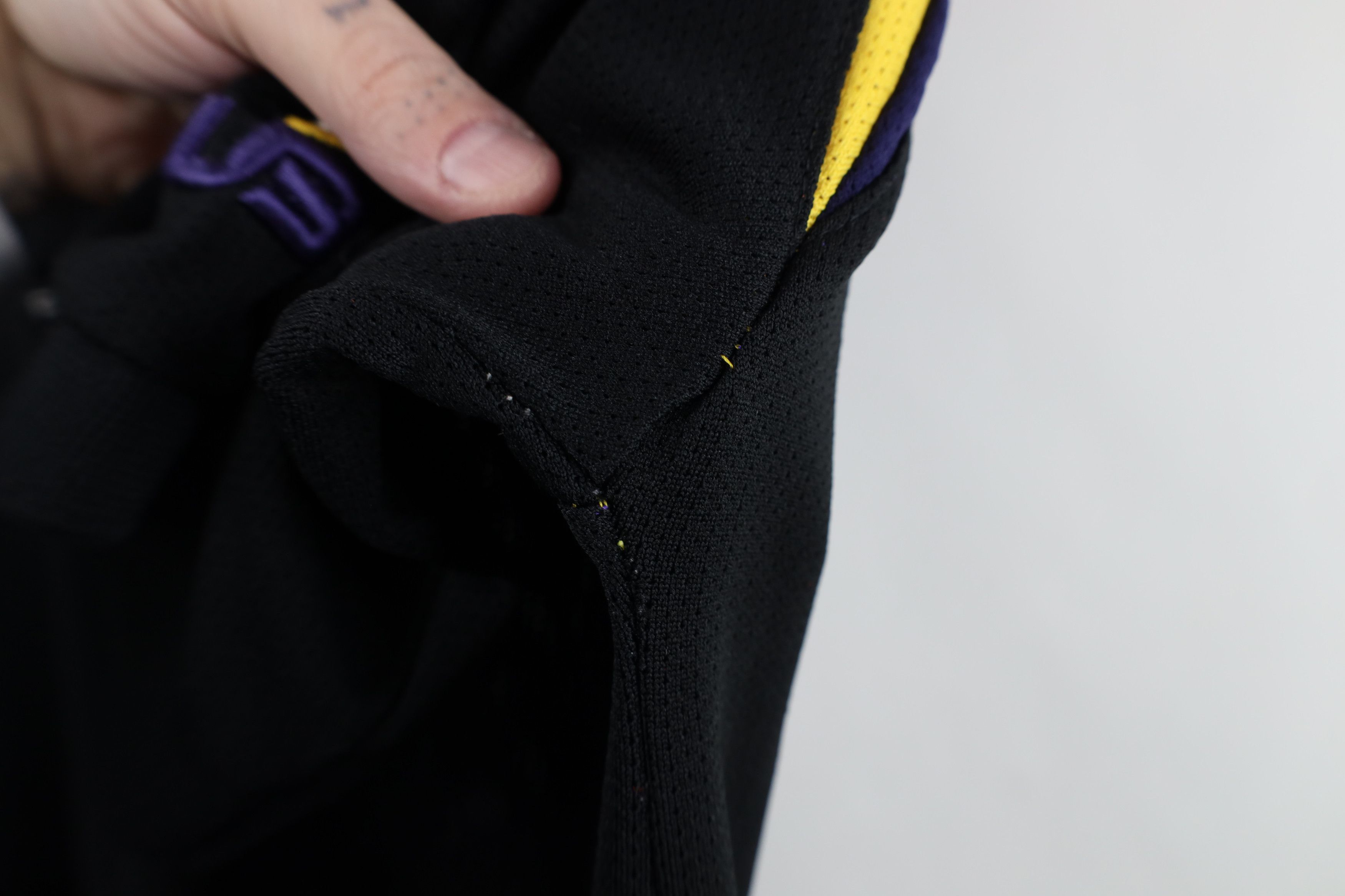 Fubu Vintage Y2K FUBU x NBA Los Angeles Lakers Knit Polo Shirt Size US L / EU 52-54 / 3 - 6 Thumbnail