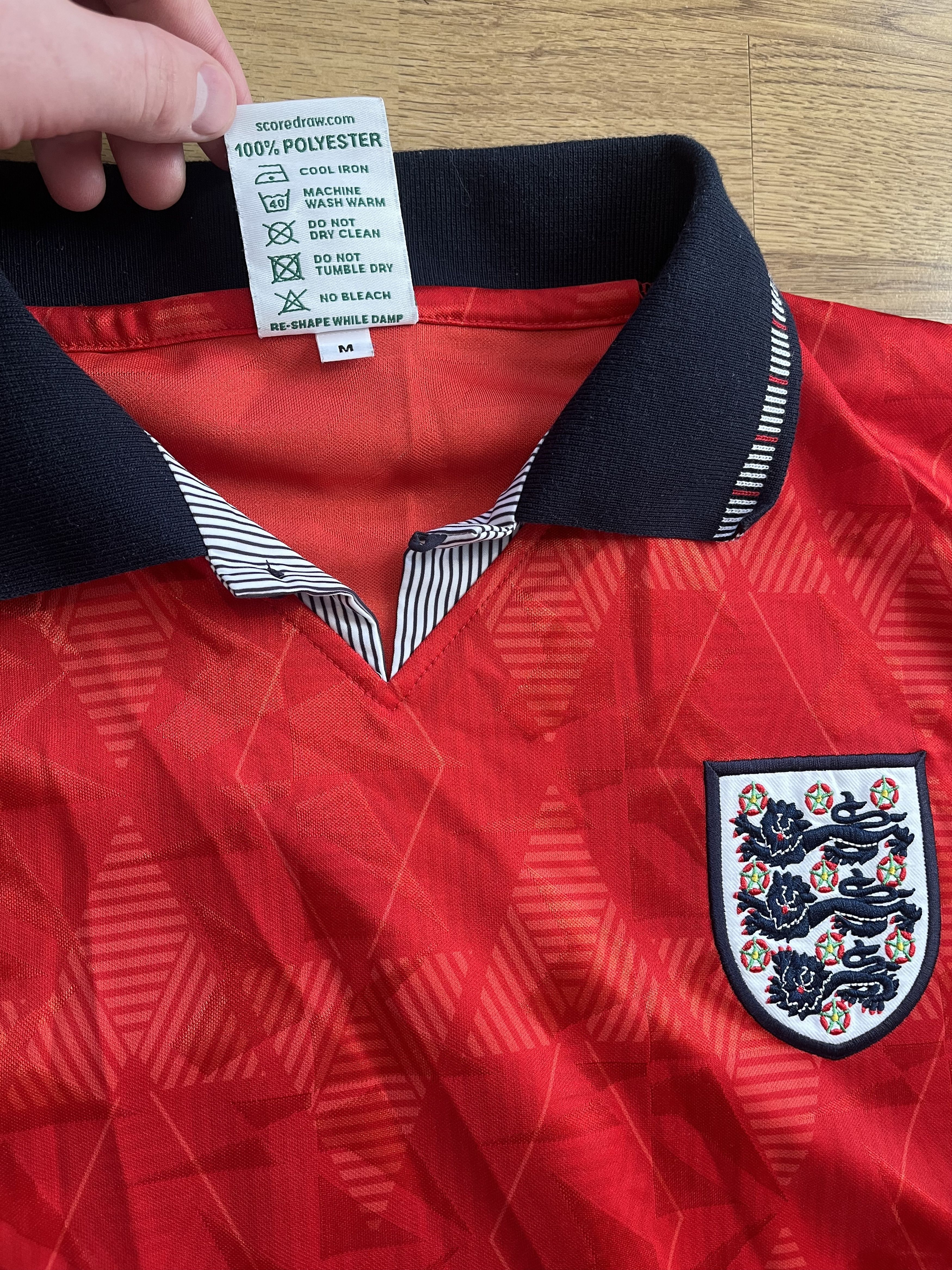 Vintage England 90x red Vintage football kit Size US M / EU 48-50 / 2 - 3 Thumbnail