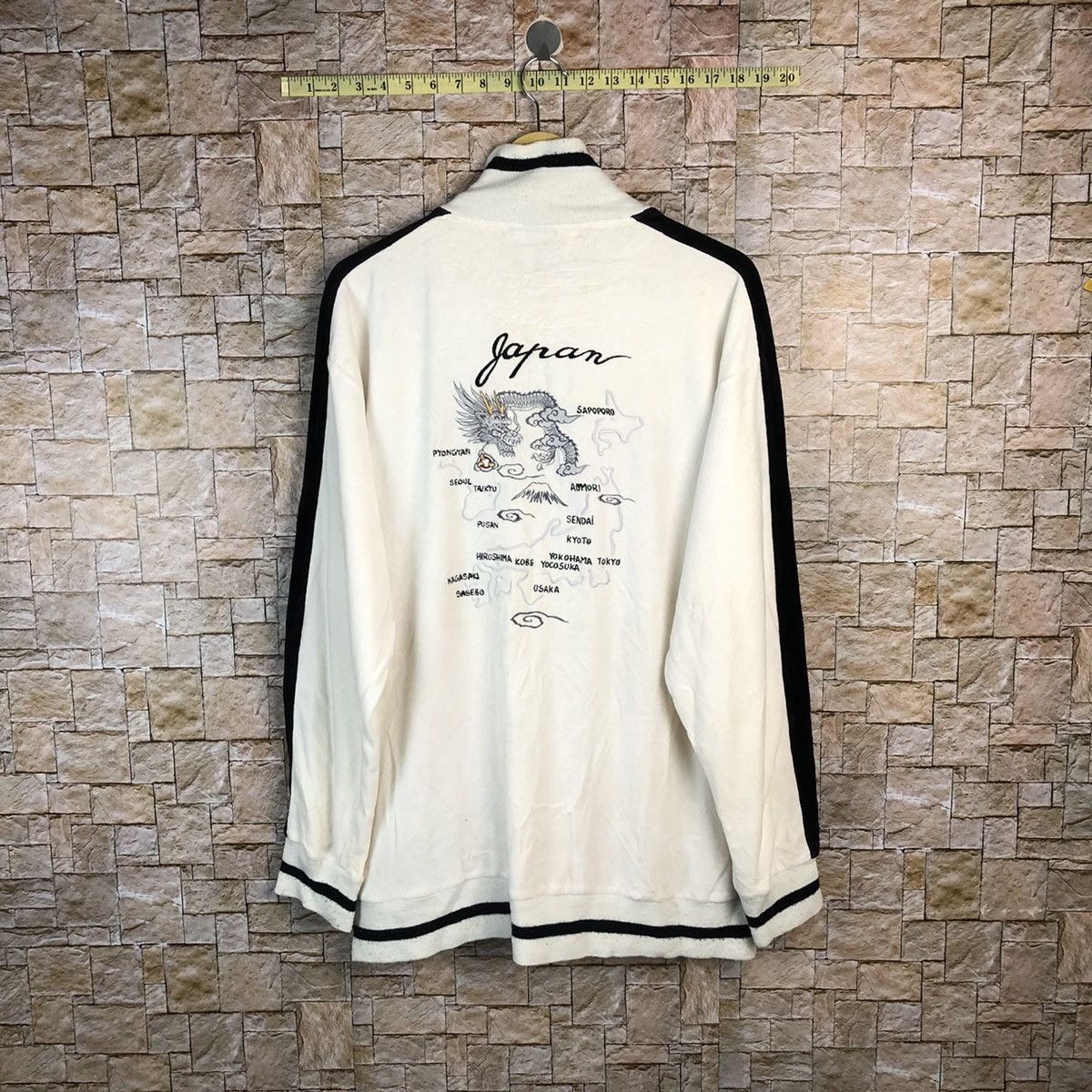 Edition Japan Defective Struct double dragon japan White sweater #A674 Size US XL / EU 56 / 4 - 14 Thumbnail