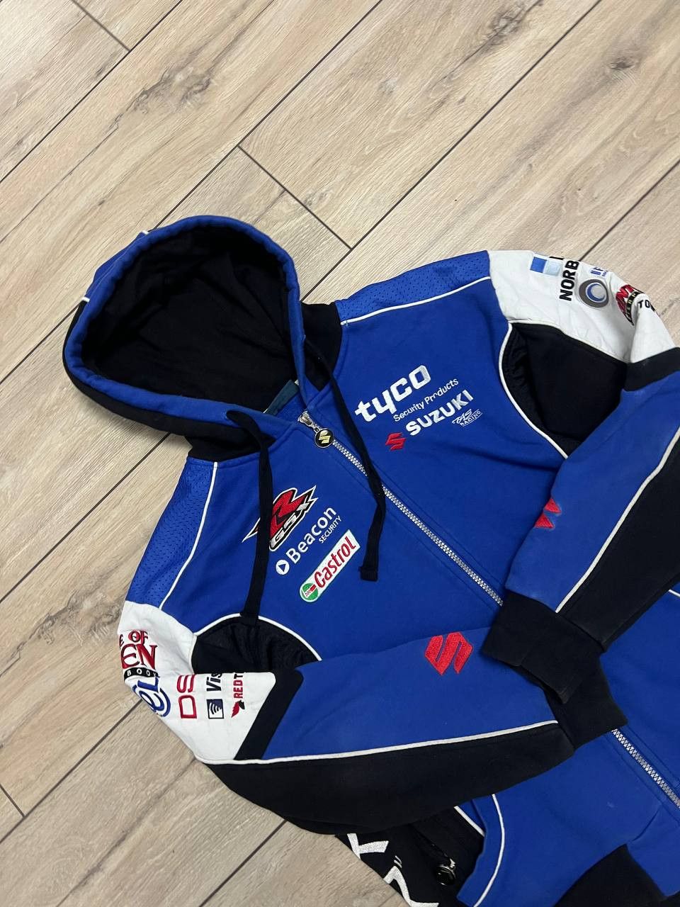Formula 1 Suzuki Team Tyco Vintage Full Zip Hoodie Big Logo Racing Size US L / EU 52-54 / 3 - 7 Thumbnail