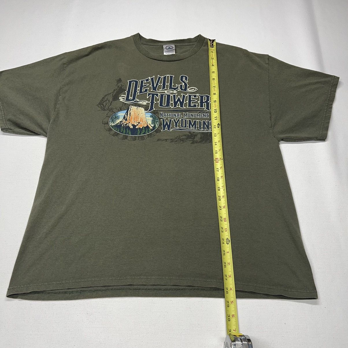 Delta Devils Tower Wyoming Tee Shirt Green National Monument Park Size US XL / EU 56 / 4 - 16 Thumbnail