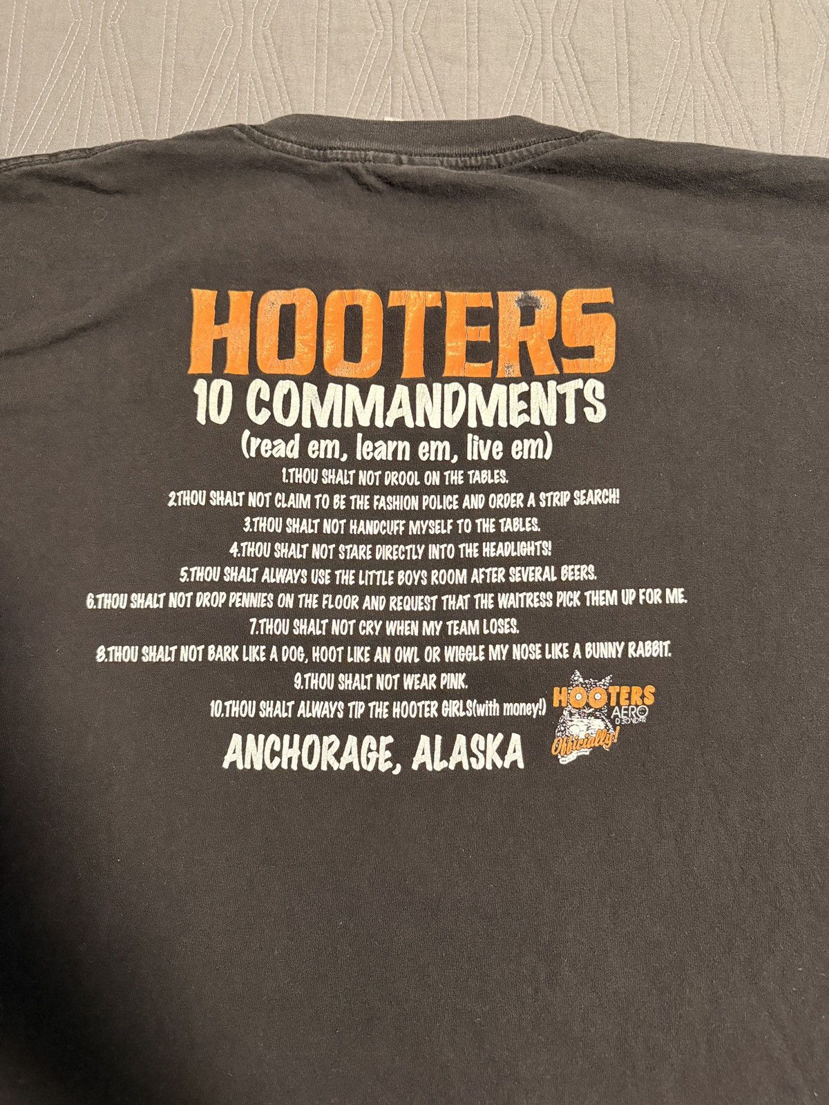 Other Vintage Hooters ‘10 commandments’ tee Size US XL / EU 56 / 4 - 4 Thumbnail