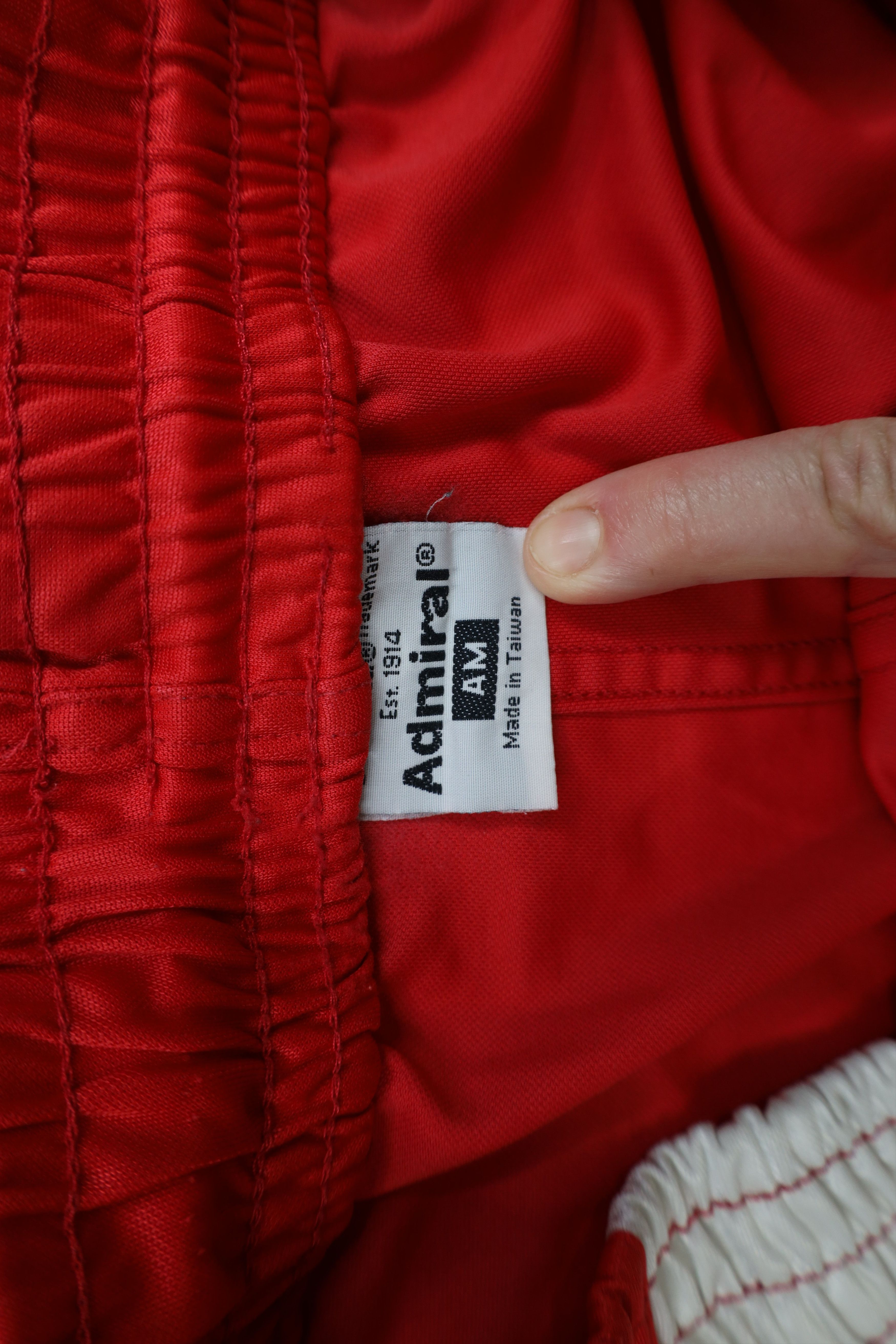 Vintage Vintage 90s Streetwear Running Jogging Soccer Shorts Red Size US 32 / EU 48 - 9 Thumbnail