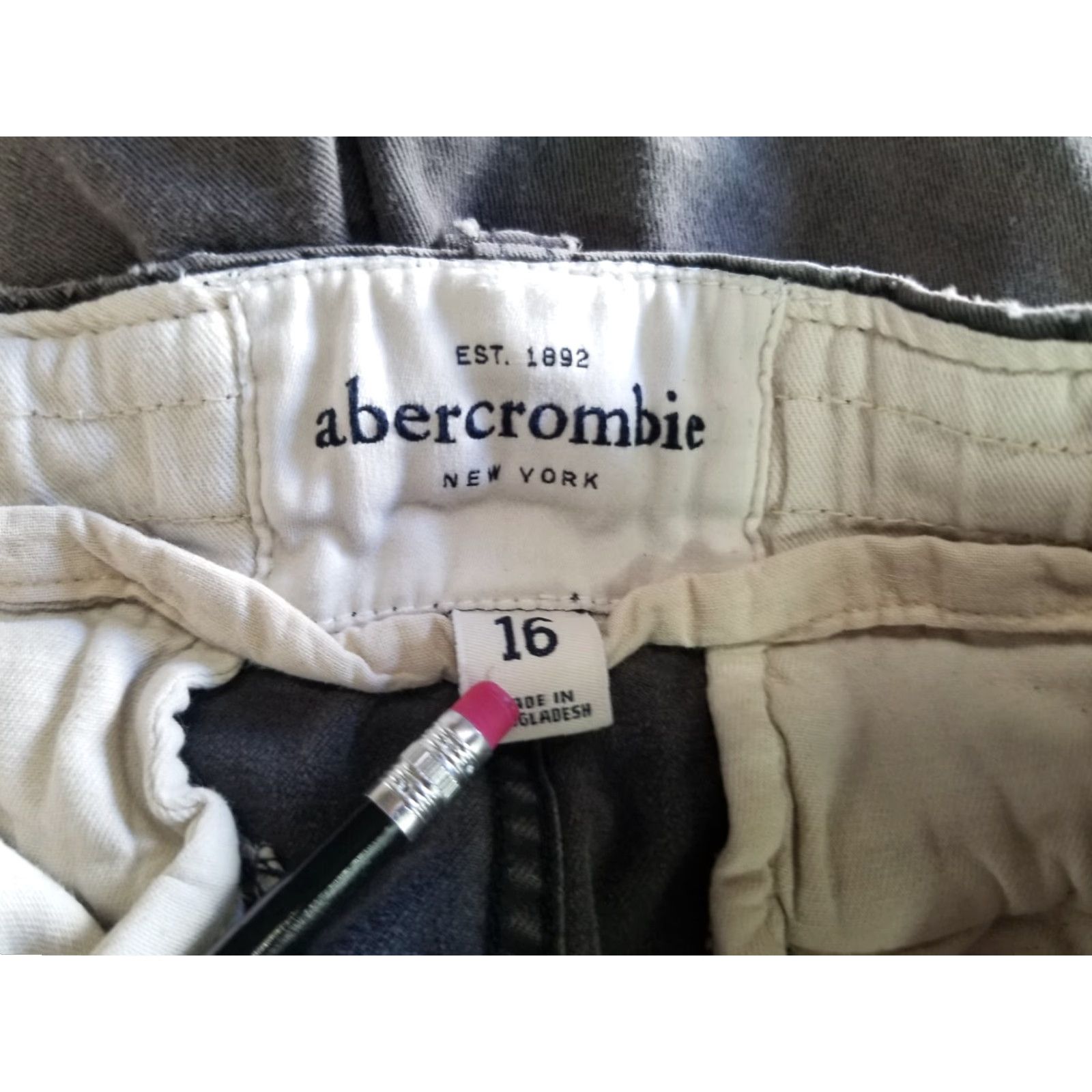 Abercrombie & Fitch Abercrombie & Fitch Cargo Shorts Women Gray Canvas Size 16 Beige Colour Cargo Shorts Womens 16 Gray Canvas Abercrombie & Fitch Size 38" / US 16 / IT 52 - 6 Thumbnail