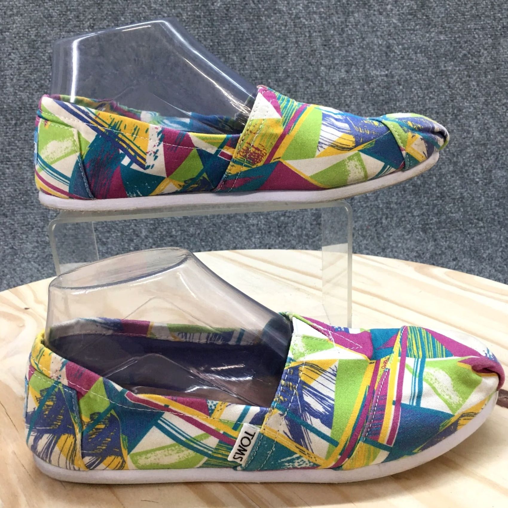 Toms Toms Loafer Womens 8 Multicolor Geometric Round Toe Slip On Flats Canvas Casual Size US 8 / IT 38 - 2 Thumbnail