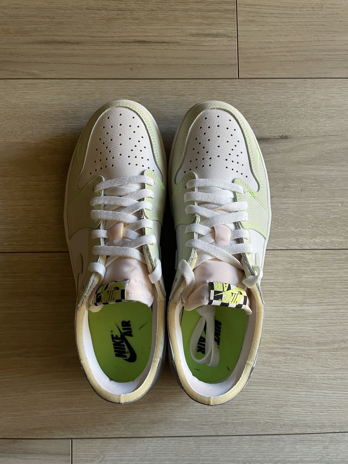 Jordan Brand Jordan 1 low ghost green Size US 9.5 / EU 42-43 - 3 Thumbnail