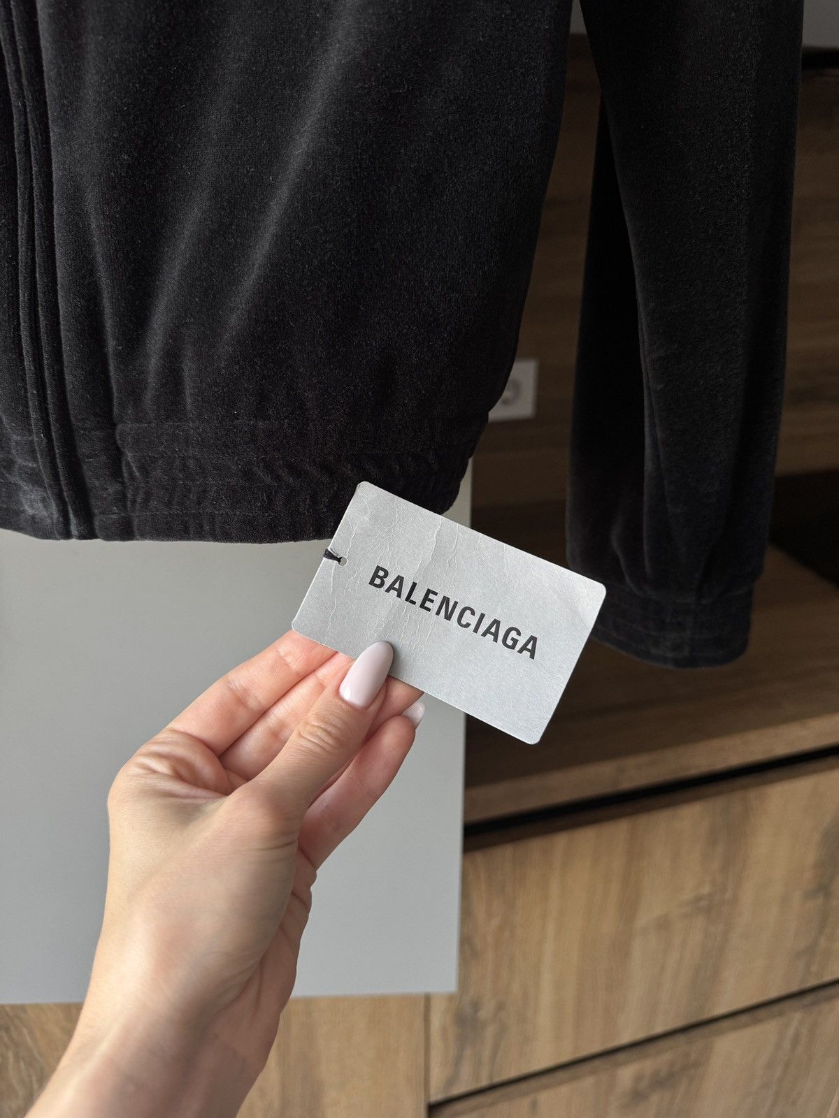Balenciaga Balenciaga 2021 Hotel & Resorts Velour Cropped Hoodie Size L / US 10 / IT 46 - 6 Thumbnail