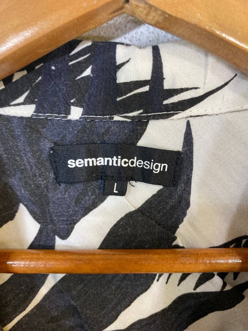 semanticdesign semantic design floral shirt very nice design Size US L / EU 52-54 / 3 - 5 Thumbnail