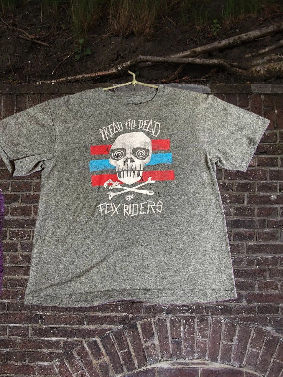Japanese Brand × Vintage Vintage Big Graphic Logo Distressed 90’s tee Size US XL / EU 56 / 4 - 1 Thumbnail