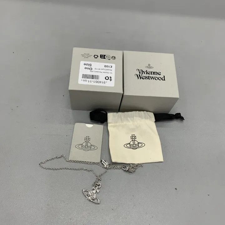 Vivienne Westwood Vivienne Westwood Silver Saturn Necklace for Women 0079 Size ONE SIZE - 1 Thumbnail