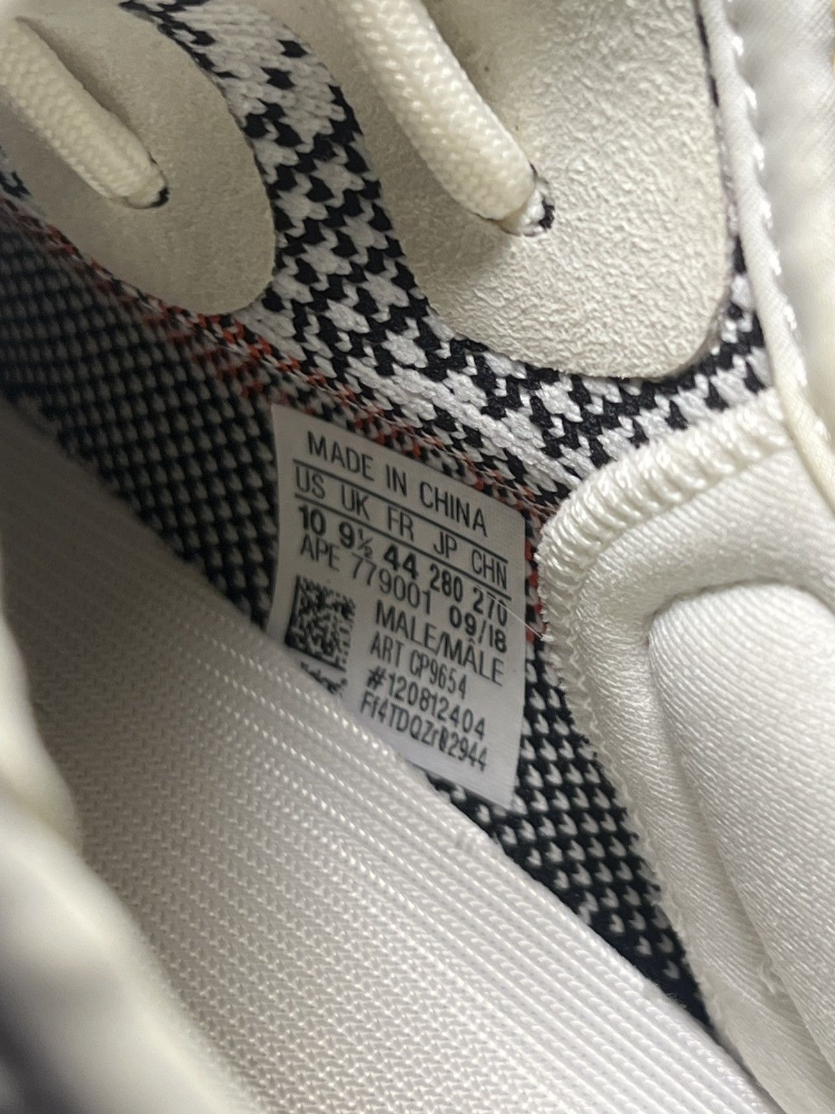 Adidas Yeezy Boost 350 V2 Zebra Size US 10 / EU 43 - 8 Thumbnail