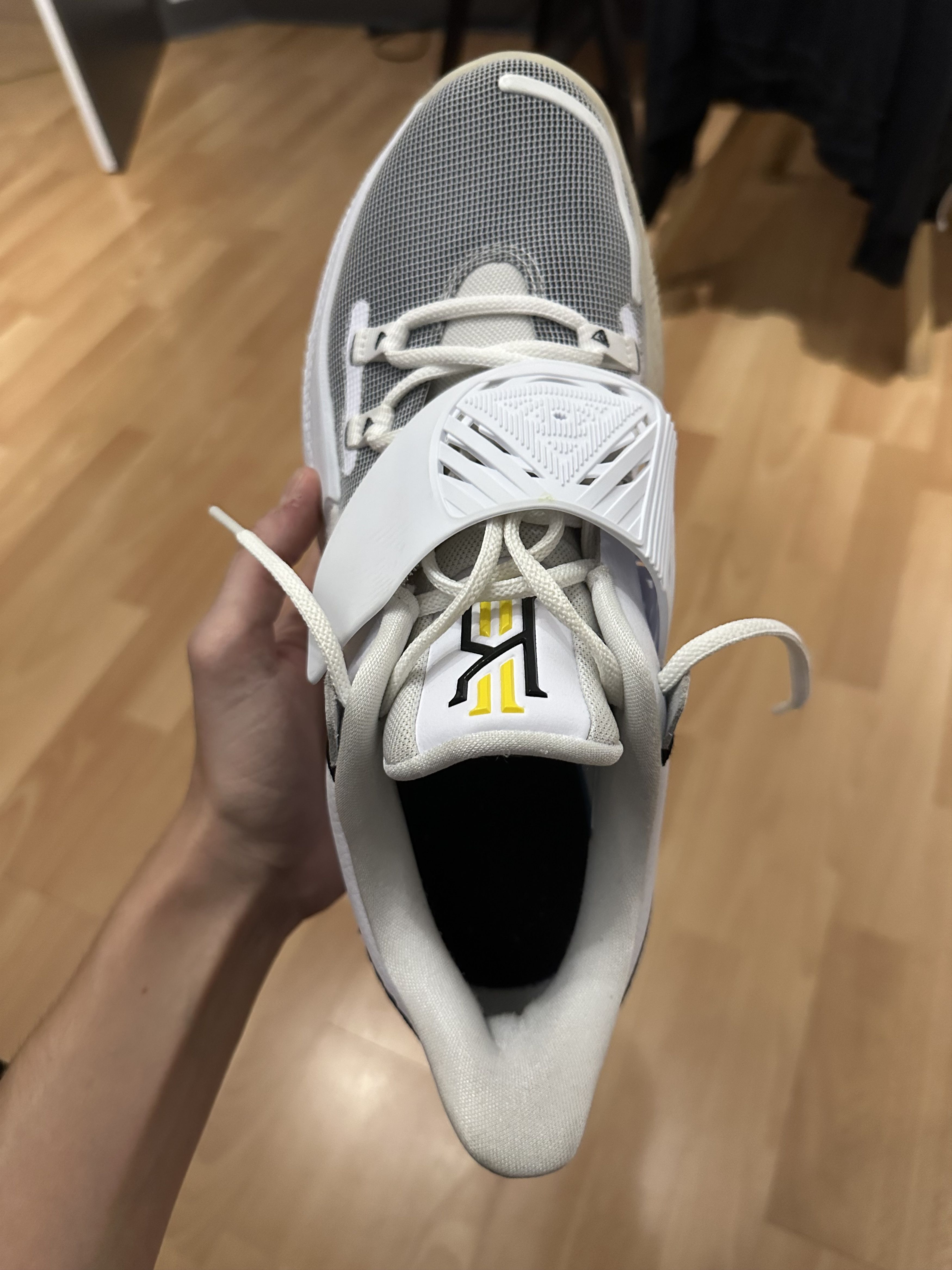 Nike Nike Kyrie Low 3 Eclipse Size US 12 / EU 45 - 3 Thumbnail