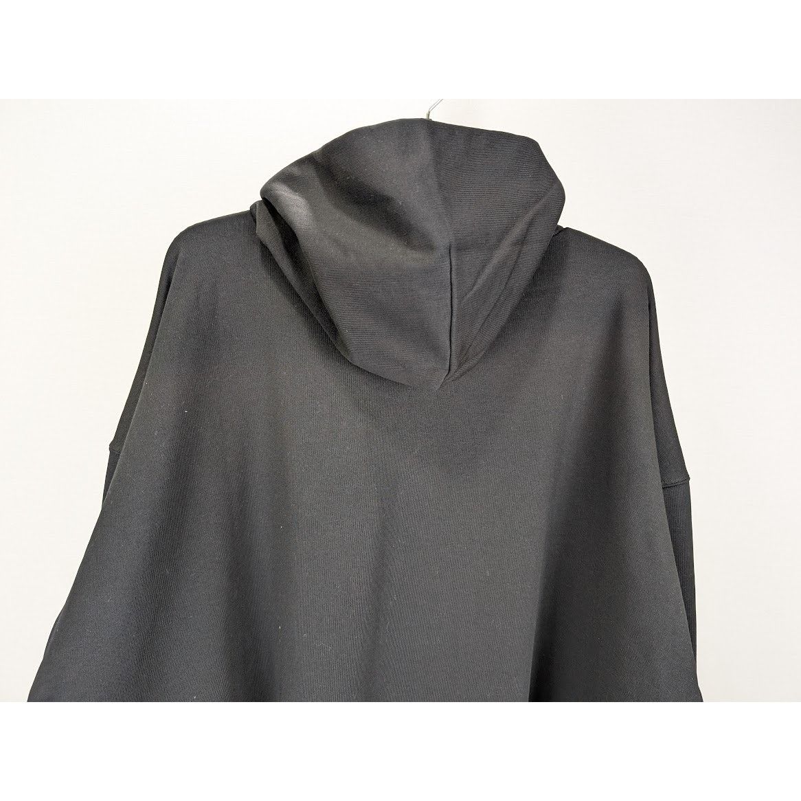 Balenciaga o1rshd1 Q:2 / Large Fit Hoodie in Black/White Size US XS / EU 42 / 0 - 11 Thumbnail