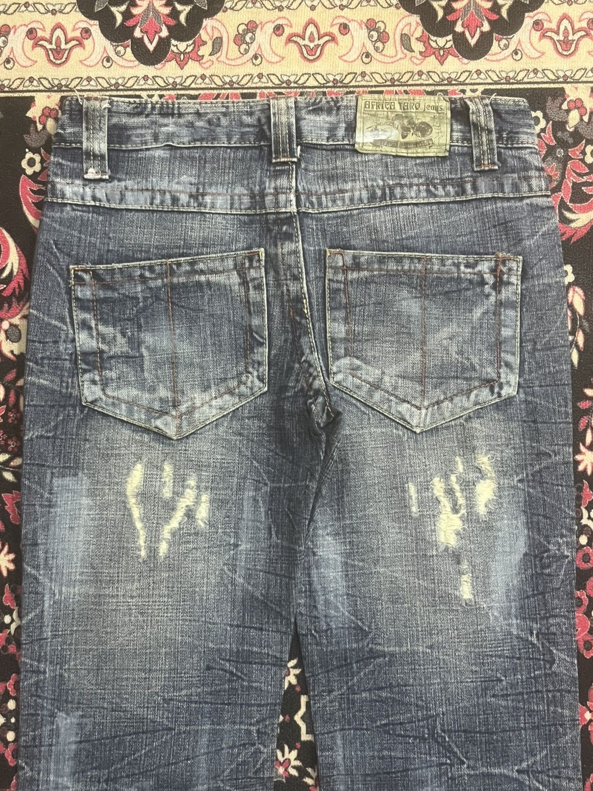 Le Grande Bleu (L.G.B.) Vintage African Taro Blue Thunder Washed Ripped Flare Jeans Size US 30 / EU 46 - 7 Thumbnail