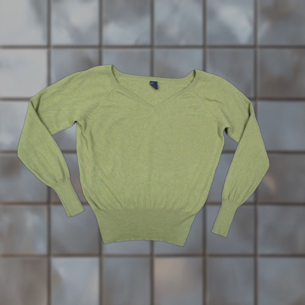 Gap Gap Sweater Womens Medium Green Cashmere V Neck Pullover Long Sleeve FLAW* Size M / US 6-8 / IT 42-44 - 1 Thumbnail