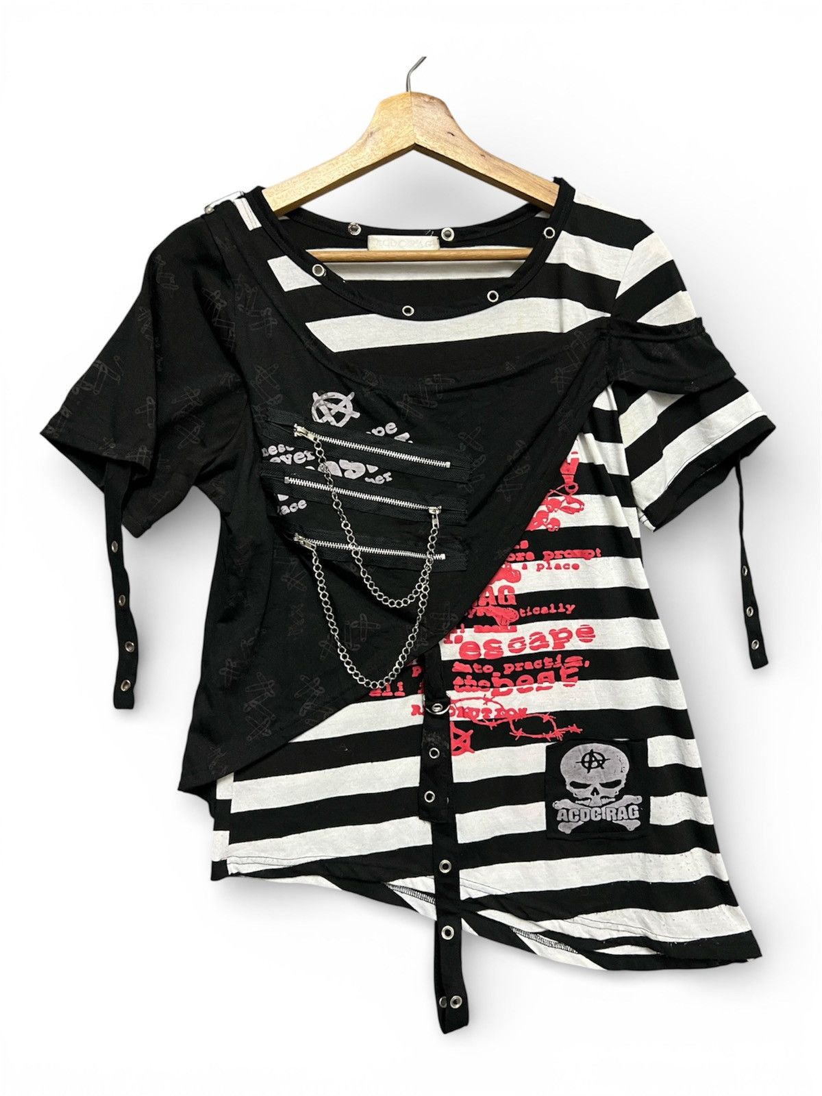 AC/DC 527. ACDC RAG Punks Border T-shirt Size M / US 6-8 / IT 42-44 - 1 Thumbnail