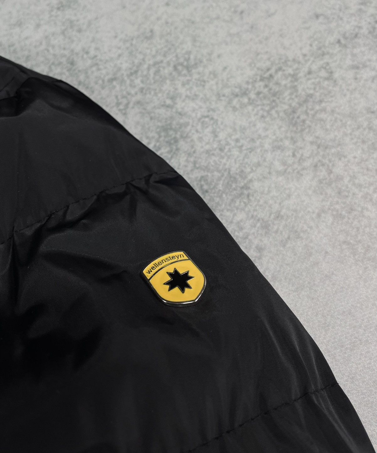 Wellensteyn Wellensteyn Men’s Black Down Bomber Jacket Size XL Hooded Size US XL / EU 56 / 4 - 6 Thumbnail
