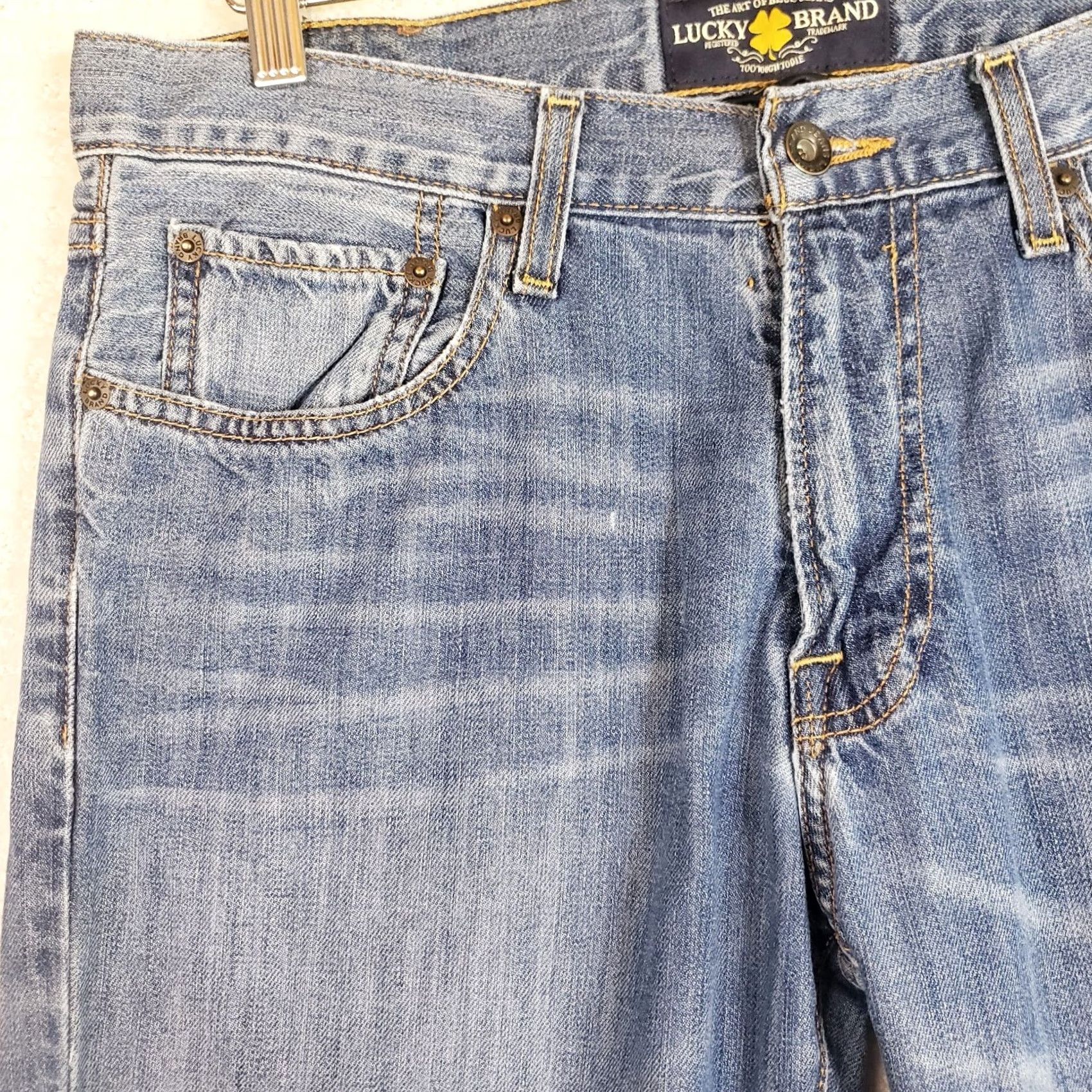 Lucky Brand Lucky Brand Jeans Men 32x32 Blue Denim 221 Straight 5-Pocket Regular Rise Cotton Polyester Jeans Mens Regular Wide Color Blue 32x32 Size US 32 / EU 48 - 4 Thumbnail
