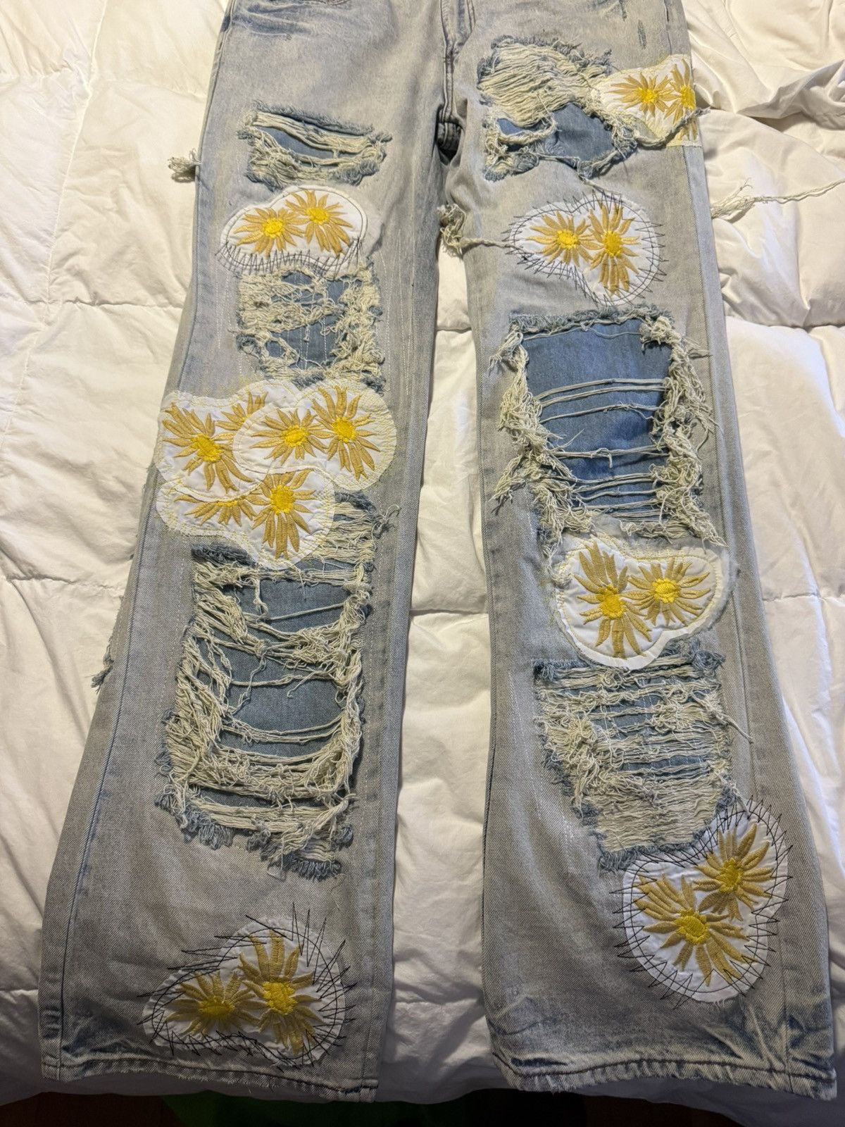 Who Decides War WHO DECIDES WAR FLOWER EMBROIDERY FLOWER JEANS SZ36 Size US 36 / EU 52 - 1 Thumbnail