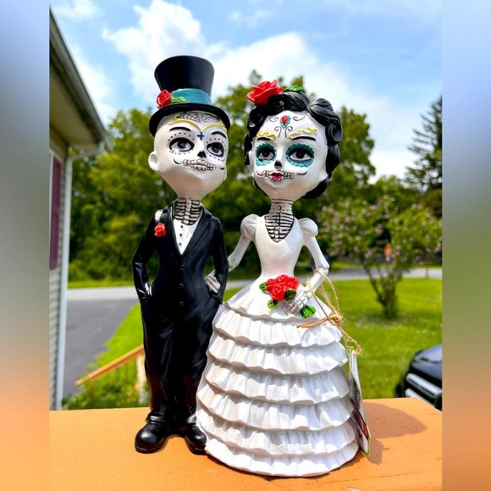 Designer Día De Los Muertos Bride And Groom Statue NWT Size ONE SIZE - 1 Thumbnail