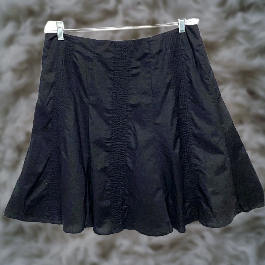 Vintage New York & Company Black Skirt 12 Pleated Panels A-Line Short Regular 12 Womens Workwear Boho Chic Fall Spring Summer Winter Closeout Size 34" / US 12 / IT 48 - 1 Thumbnail
