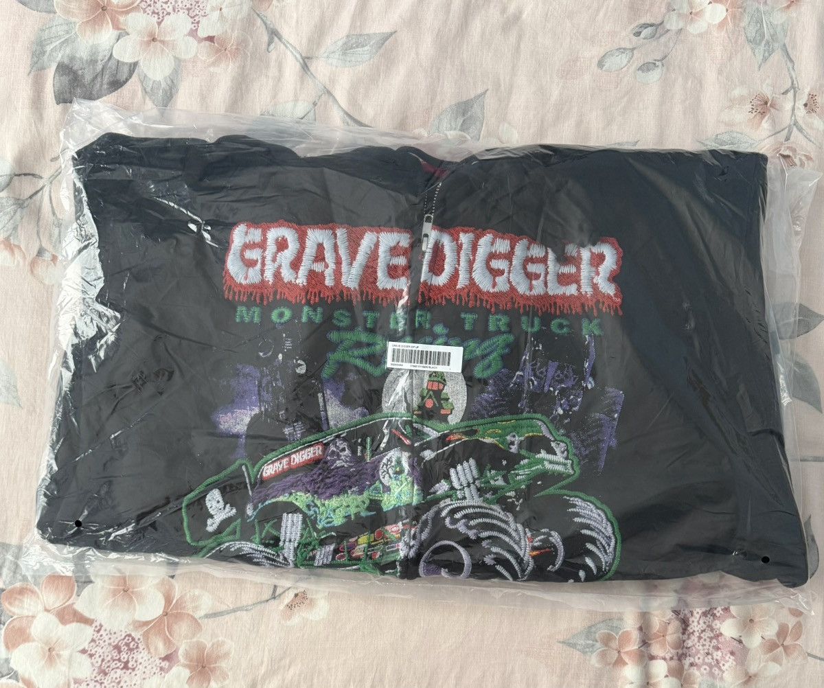 Supreme Supreme Monster Jam Grave Digger Zip Up Hooded Sweatshirt Size US L / EU 52-54 / 3 - 1 Thumbnail
