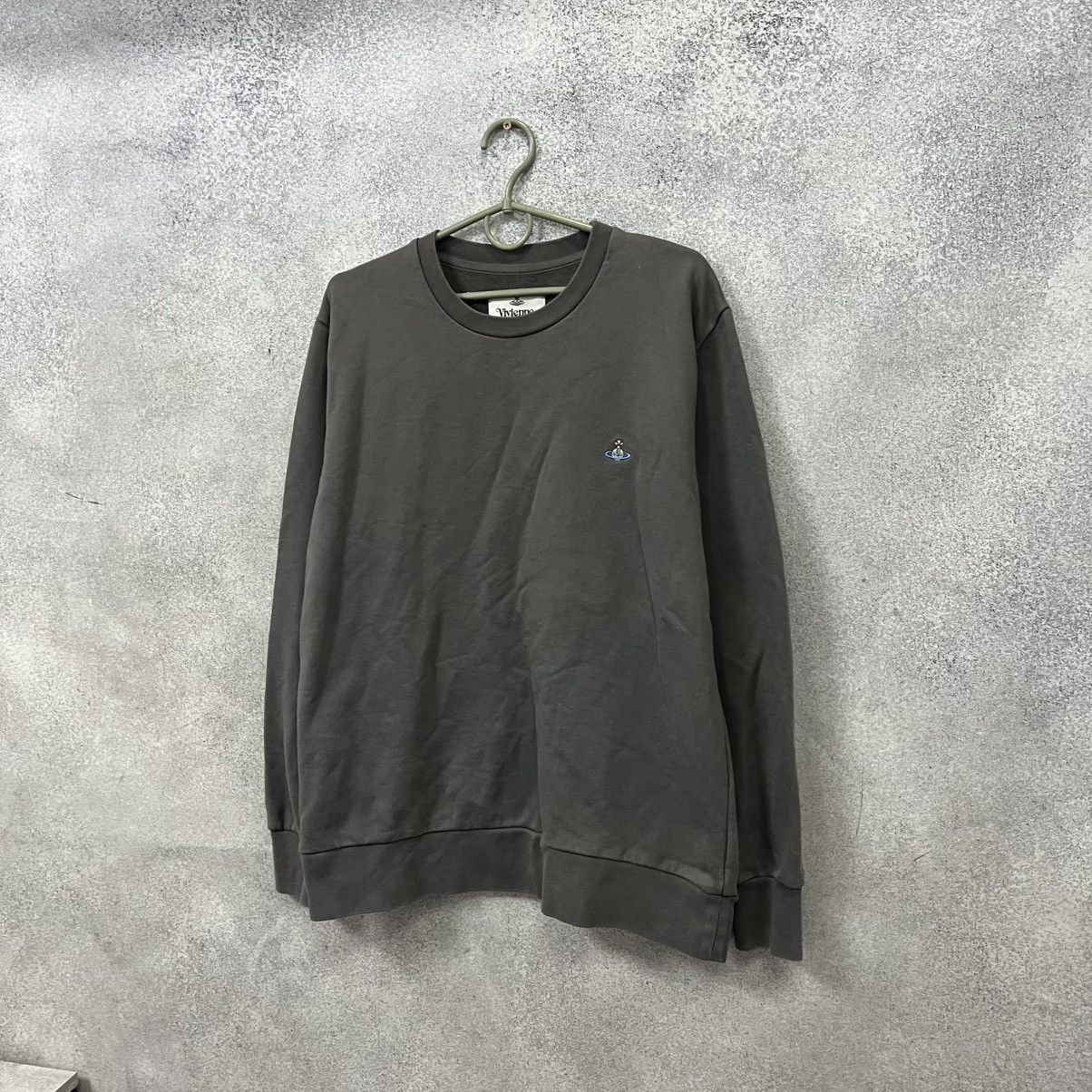 Vivienne Westwood Vintage Vivienne Westwood Sweatshirt Orb Logo Basic Pullover Size US M / EU 48-50 / 2 - 6 Thumbnail