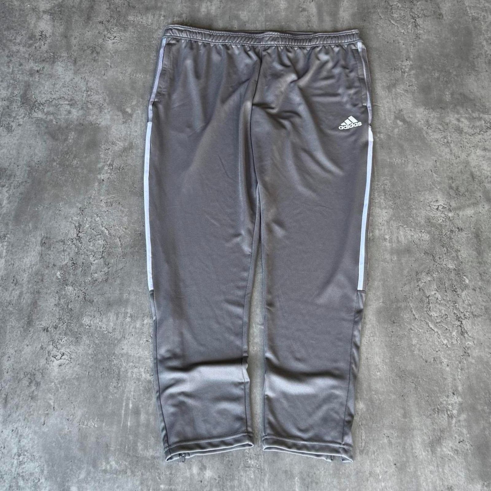 Adidas × Vintage Vintage Y2K Adidas Grey & White Three Stripes Sweatpants Size US 40 / EU 56 - 1 Thumbnail