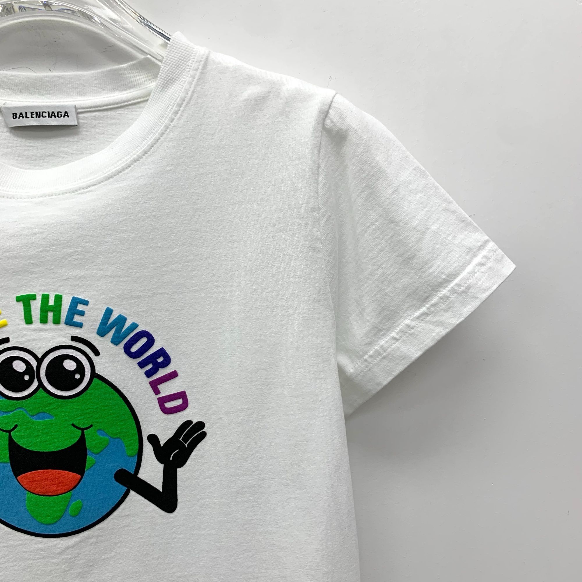 Balenciaga Balenciaga White "You Are The World" Earth Print Cotton Shor Size S / US 4 / IT 40 - 6 Thumbnail