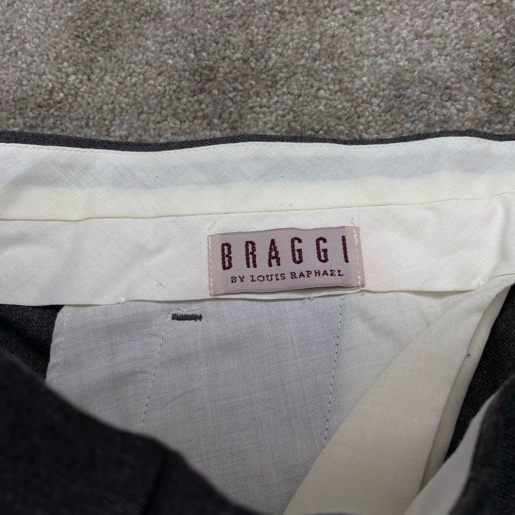 Vintage Louis Raphael Braggi Dress Pants Men 38x32 Gray Wool Blend Front Pleated Cuffed Dress Pants Mens Regular Gray 38 32 Modern Fashion Pants Men Size US 38 / EU 54 - 4 Thumbnail
