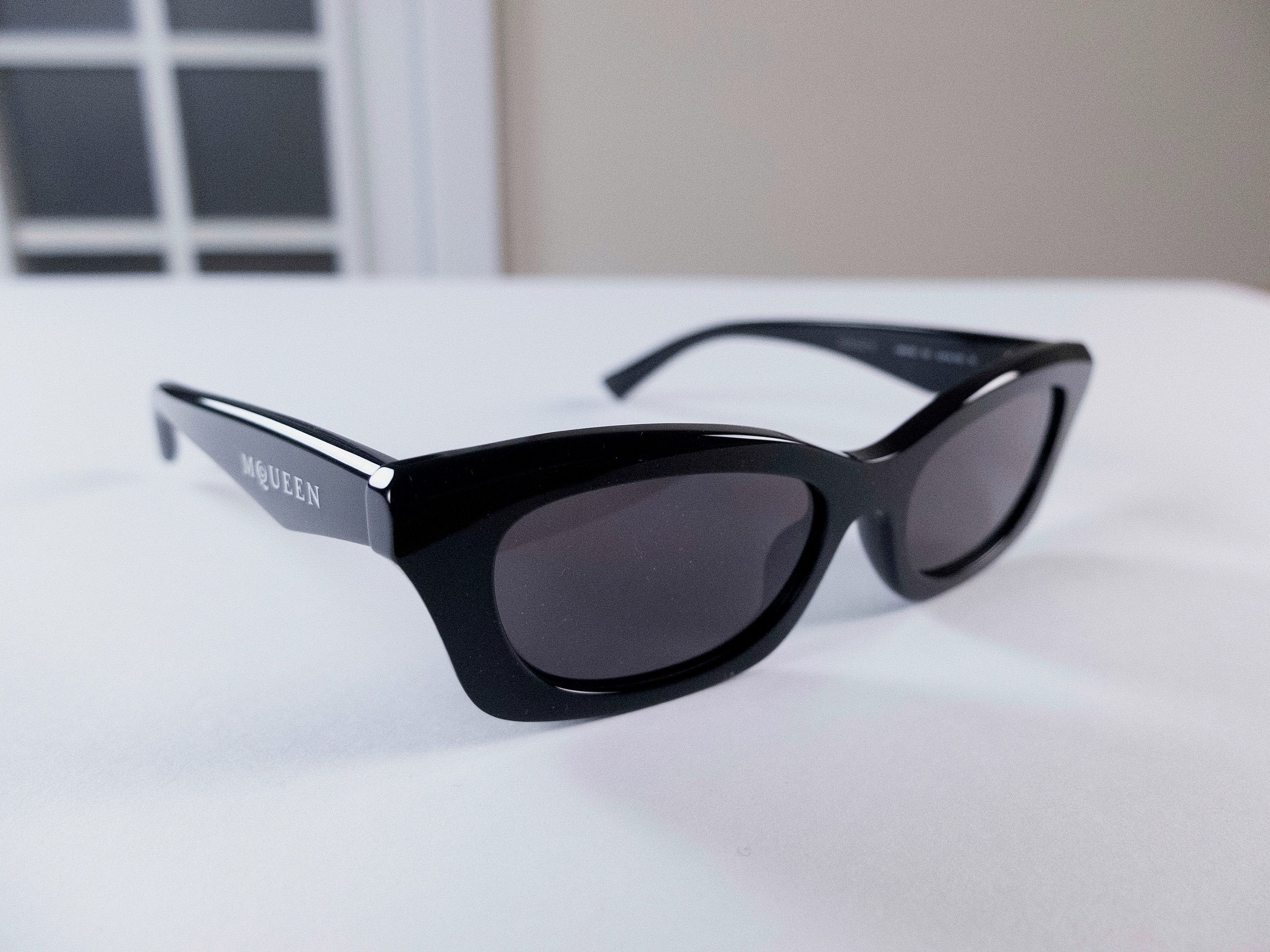 Alexander McQueen ALEXANDER MCQUEEN black rectangular acetate sunglasses Size ONE SIZE - 5 Thumbnail