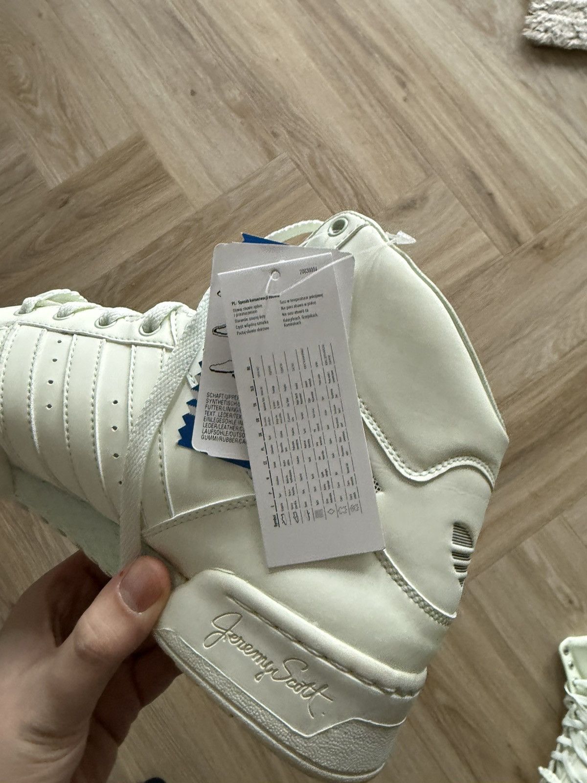 Adidas × Jeremy Scott Jeremy Scott x Adidas Wings Glow in the Dark Size 44 Size US 10 / EU 43 - 6 Thumbnail