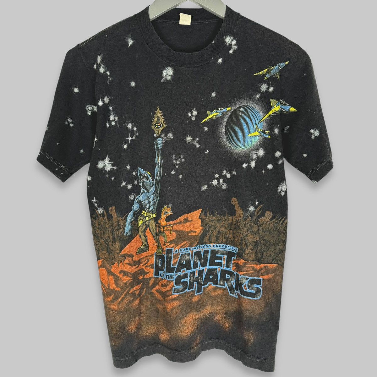 Maui and Sons Vintage 80s/90s Maui And Sons Planet Sharks All Over T Shirt Size US M / EU 48-50 / 2 - 1 Thumbnail