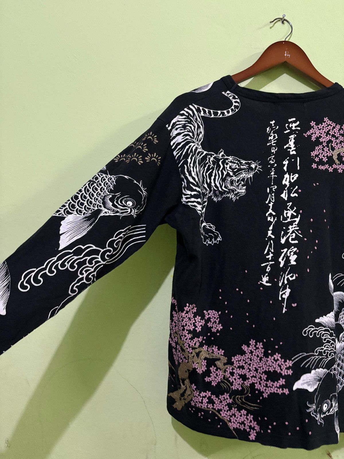 Japanese Brand Vintage Japanese Koi Fish And Tigers Long Sleeve Shirt Size US M / EU 48-50 / 2 - 5 Thumbnail