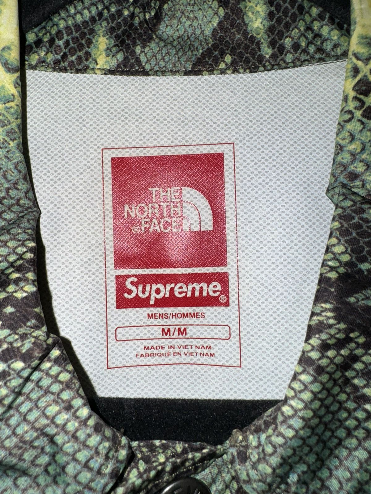 SUPREME THE NORTH FACE SNAKE SKIN TAPED SEAM COACHES JACKET